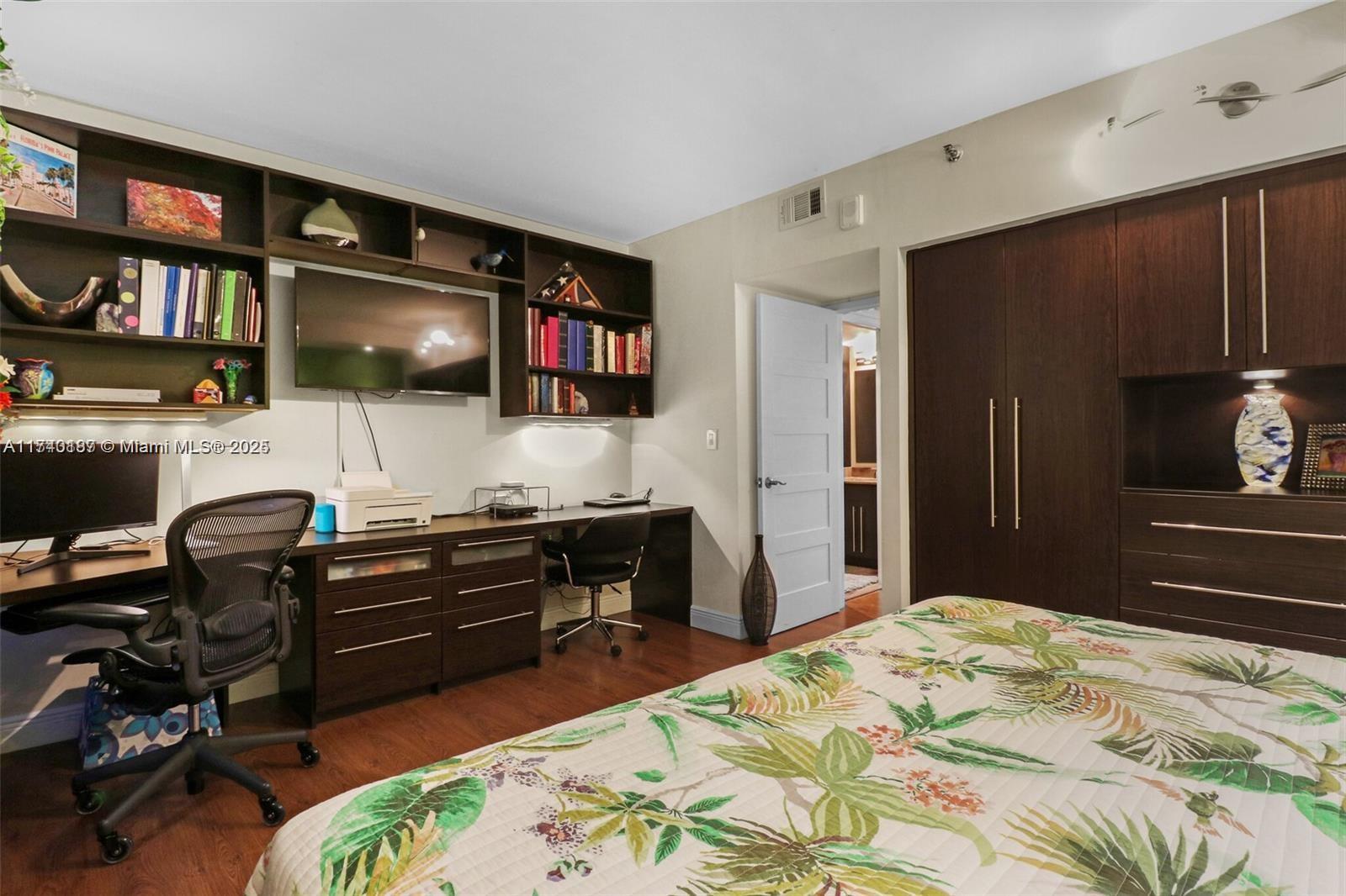1541 Brickell Ave #B2604, Miami FL 33129