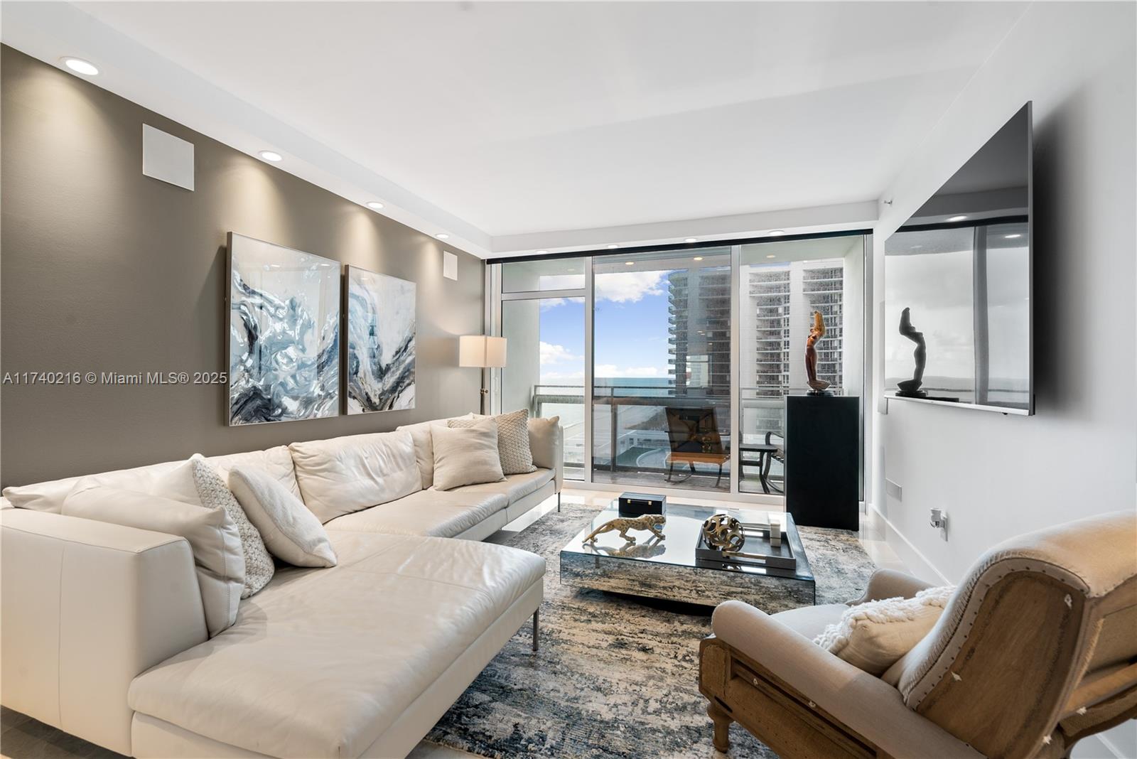 6801 Collins Ave #1108, Miami Beach FL 33141