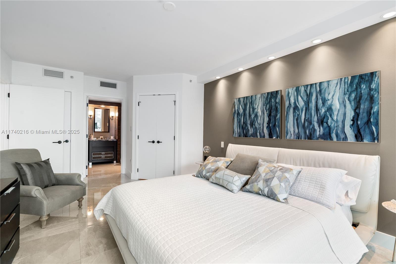 6801 Collins Ave #1108, Miami Beach FL 33141