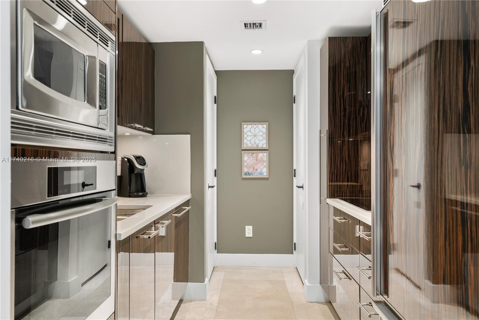 6801 Collins Ave #1108, Miami Beach FL 33141