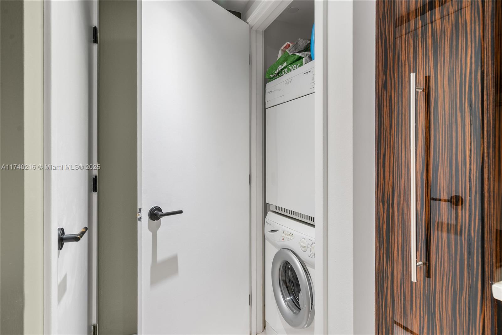6801 Collins Ave #1108, Miami Beach FL 33141