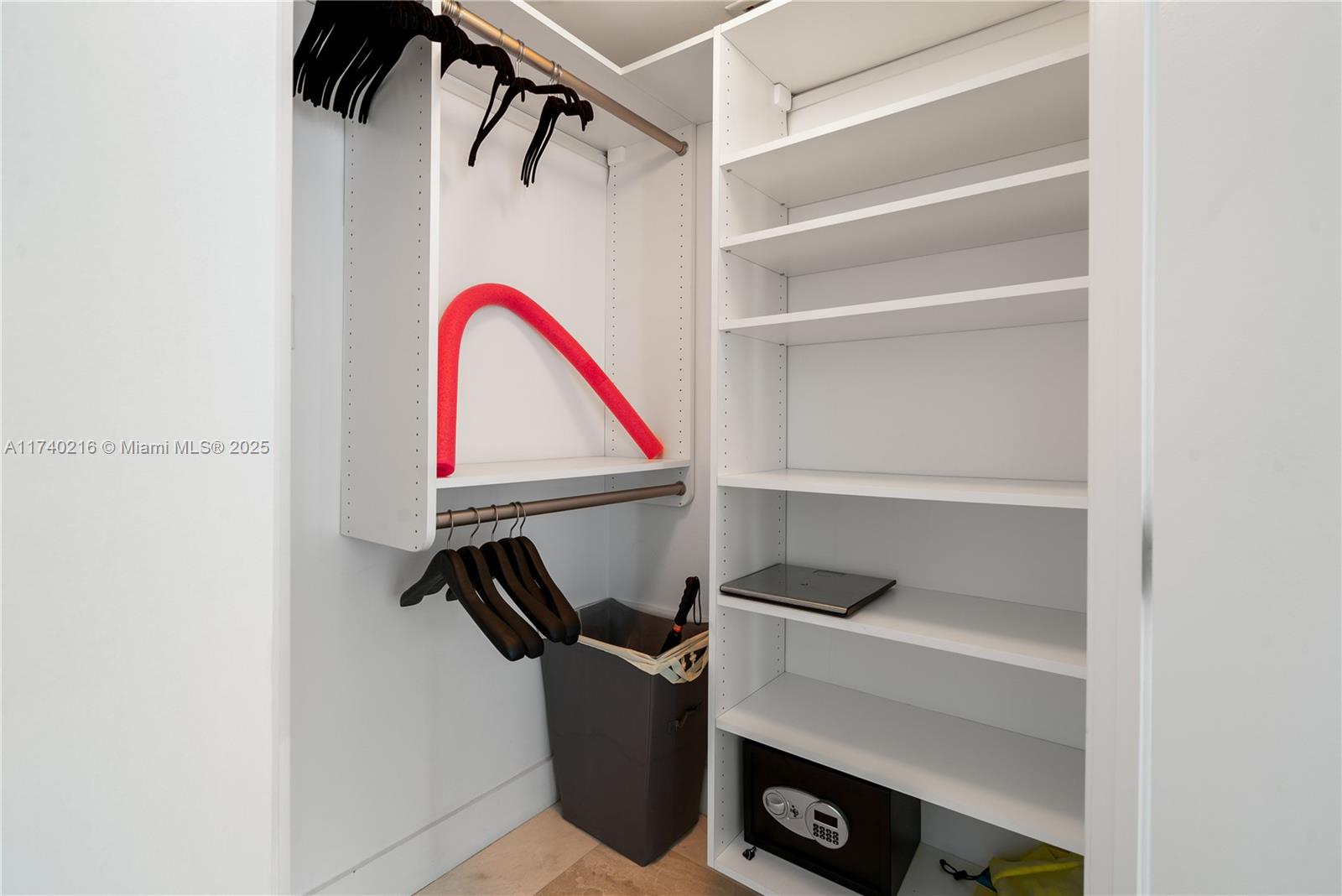 6801 Collins Ave #1108, Miami Beach FL 33141
