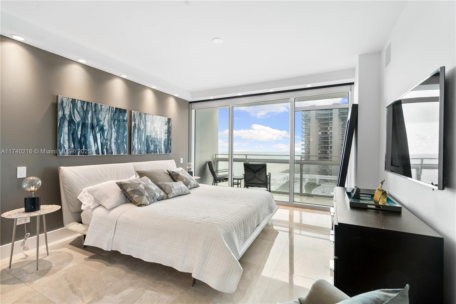 6801 Collins Ave #1108, Miami Beach FL 33141