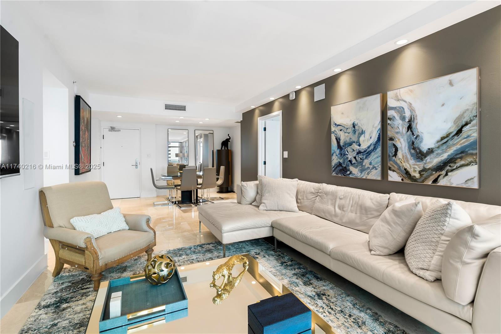 6801 Collins Ave #1108, Miami Beach FL 33141