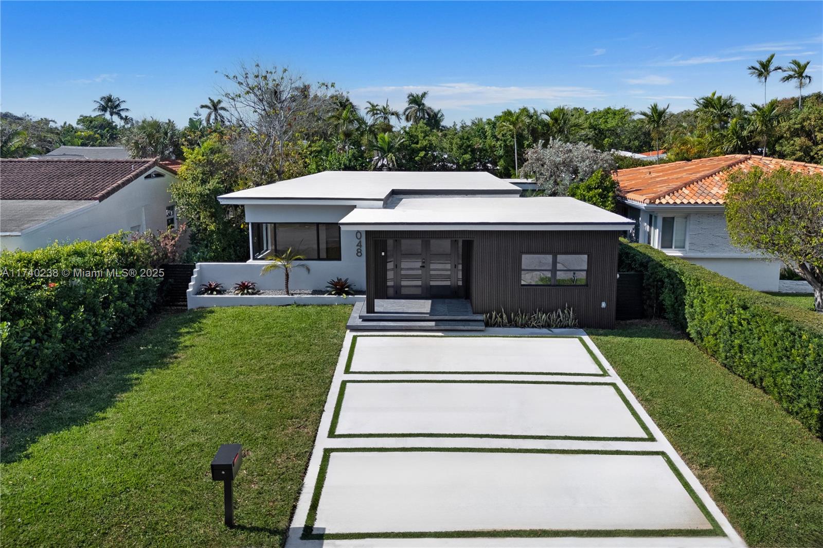 9048 Dickens Ave, Surfside, Florida image 3