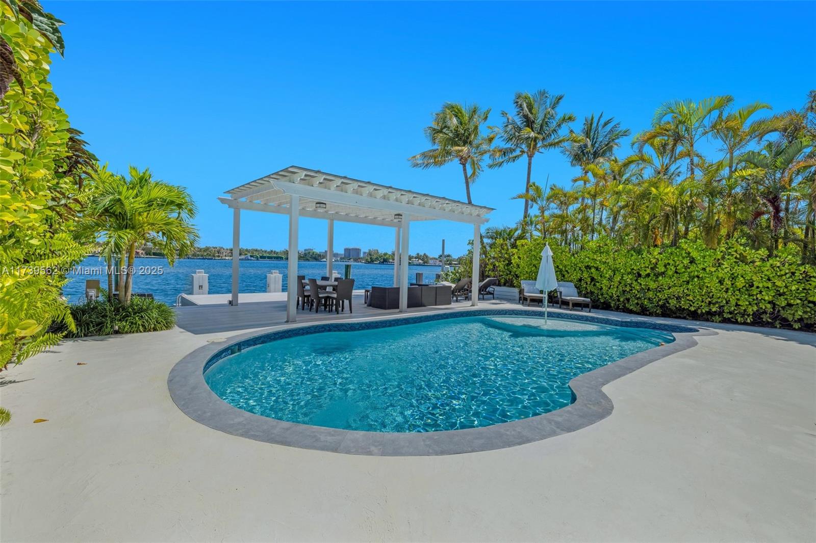 1405 Stillwater Dr, Miami Beach, Florida image 25