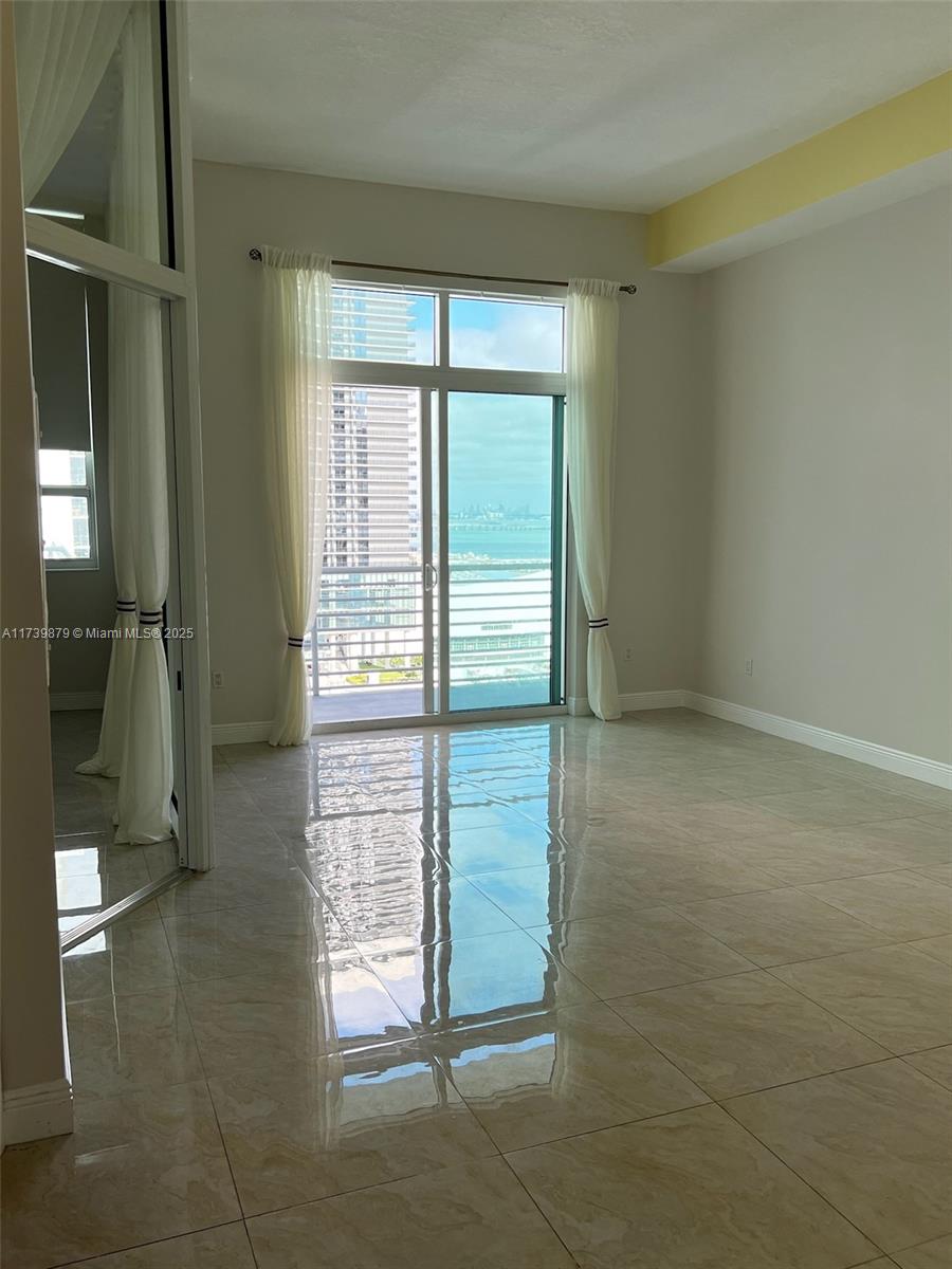 234 NE 3rd St #UPH06, Miami FL 33132