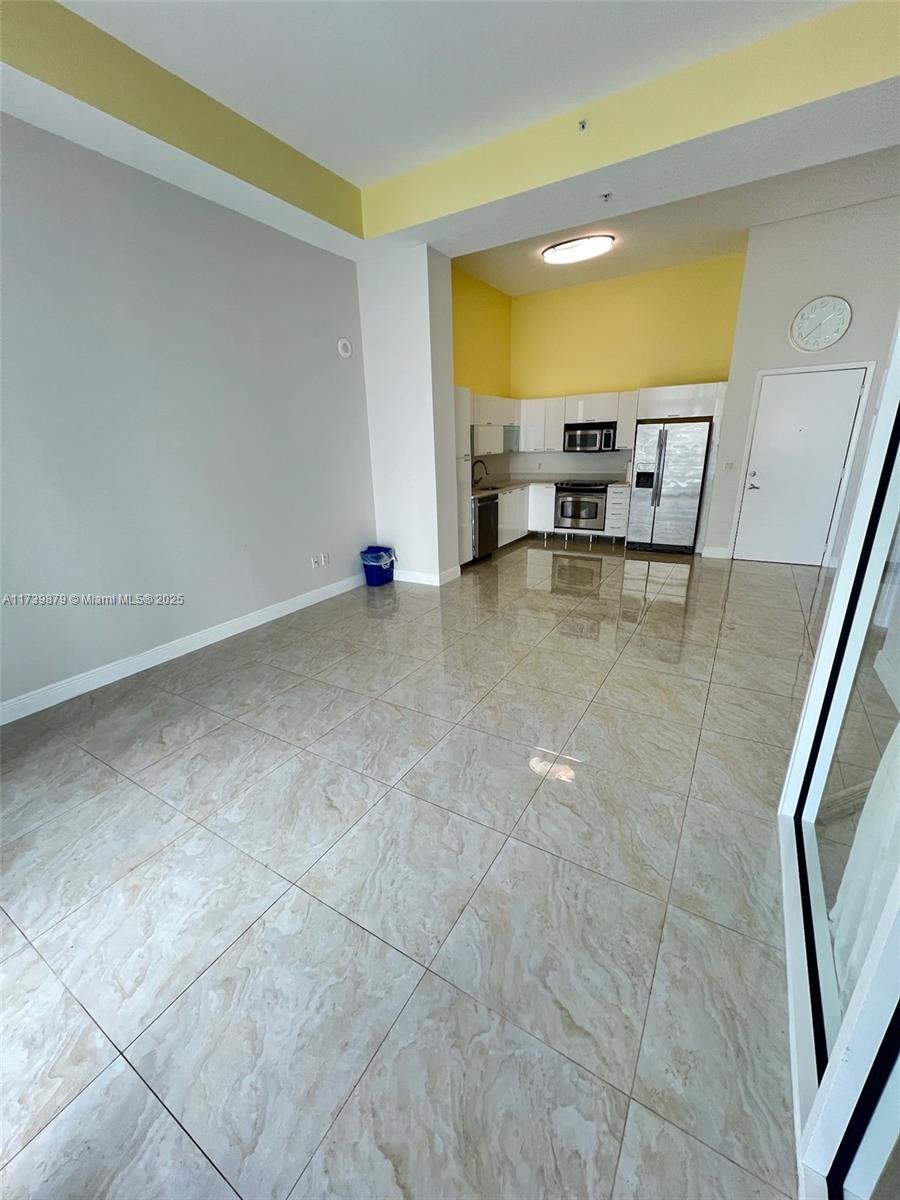 234 NE 3rd St #UPH06, Miami FL 33132