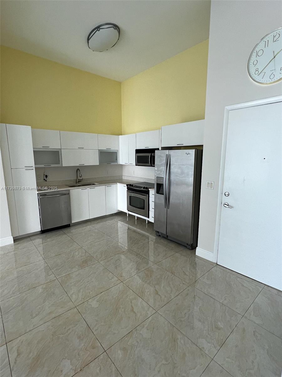 234 NE 3rd St #UPH06, Miami FL 33132