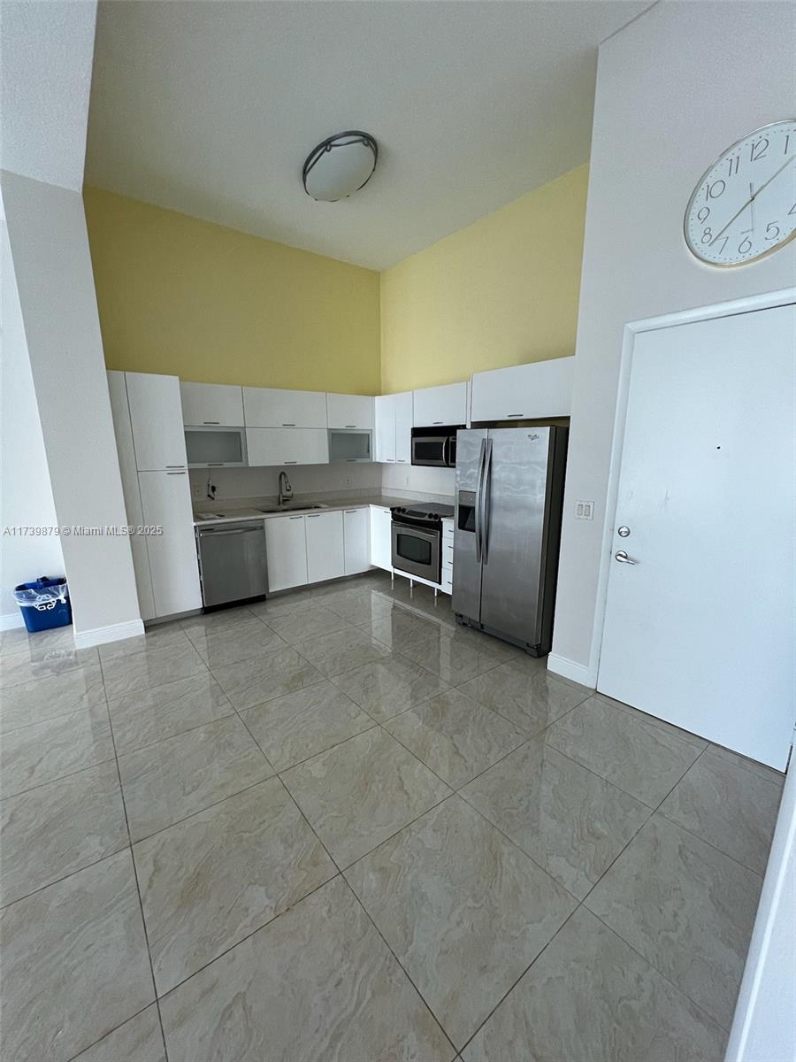 234 NE 3rd St #UPH06, Miami FL 33132