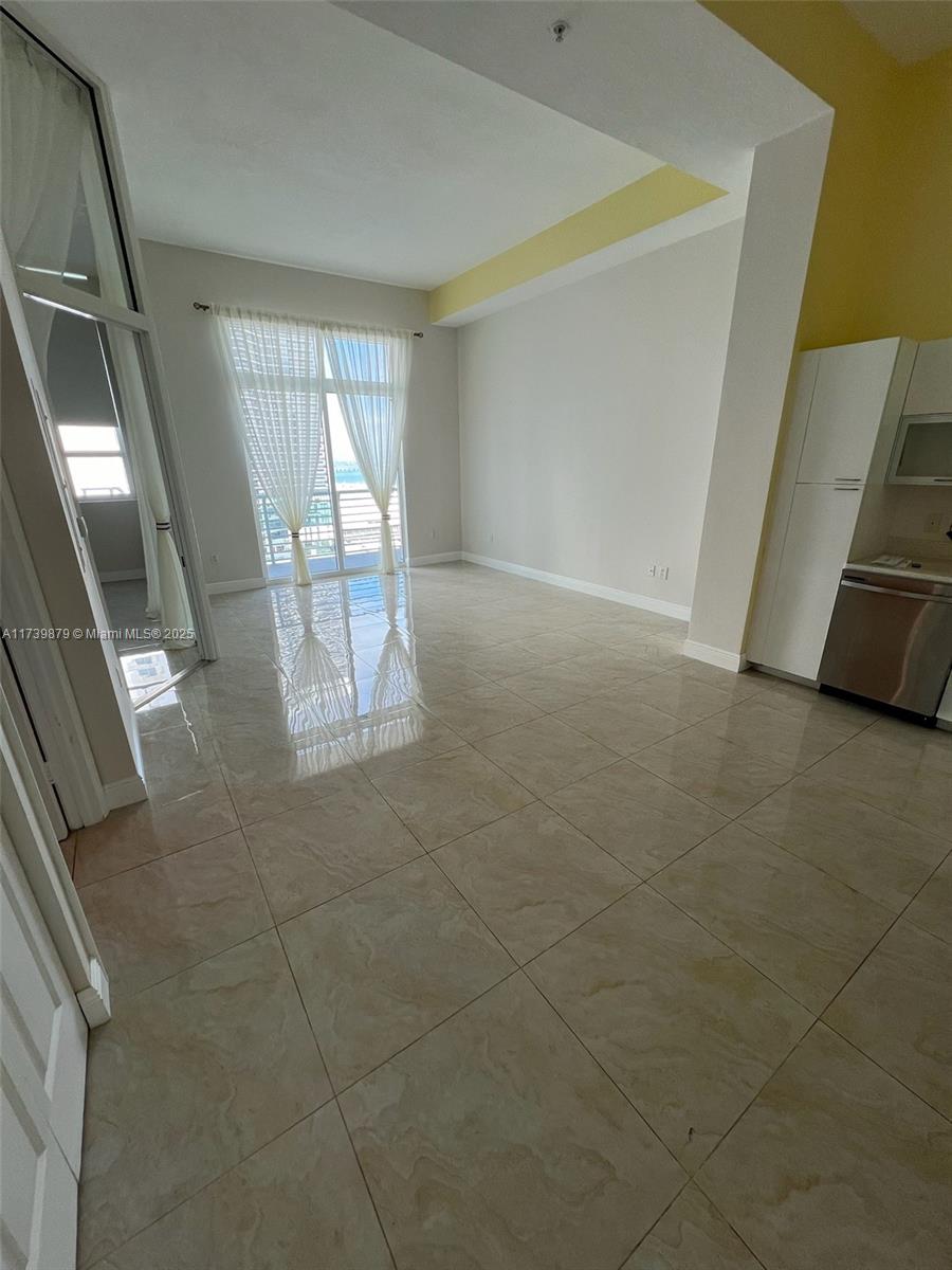 234 NE 3rd St #UPH06, Miami FL 33132