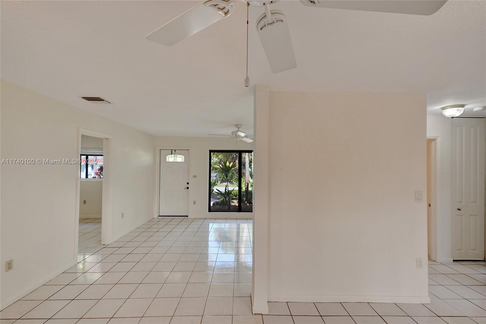 10470 SW 201st Ter, Cutler Bay, Florida image 14