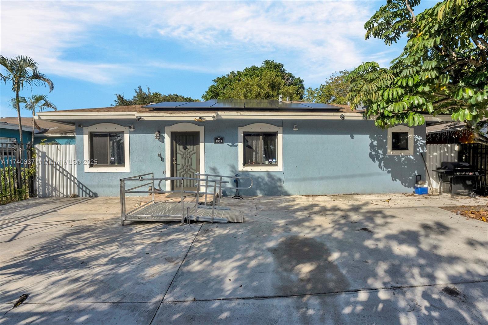 1933 NW 85th St, Miami, Florida image 2