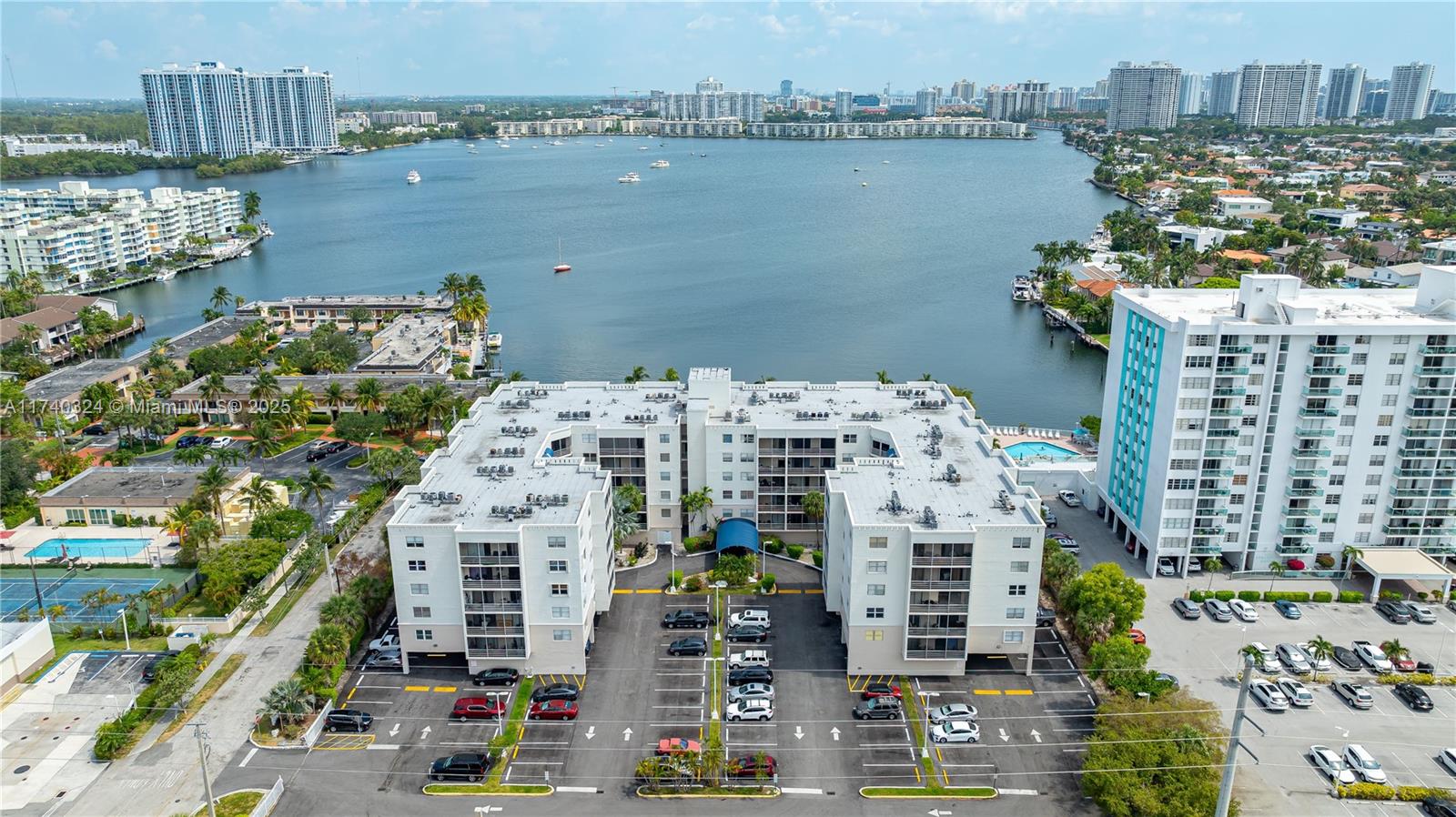 2821 NE 163th St #5J, North Miami Beach, Florida image 30