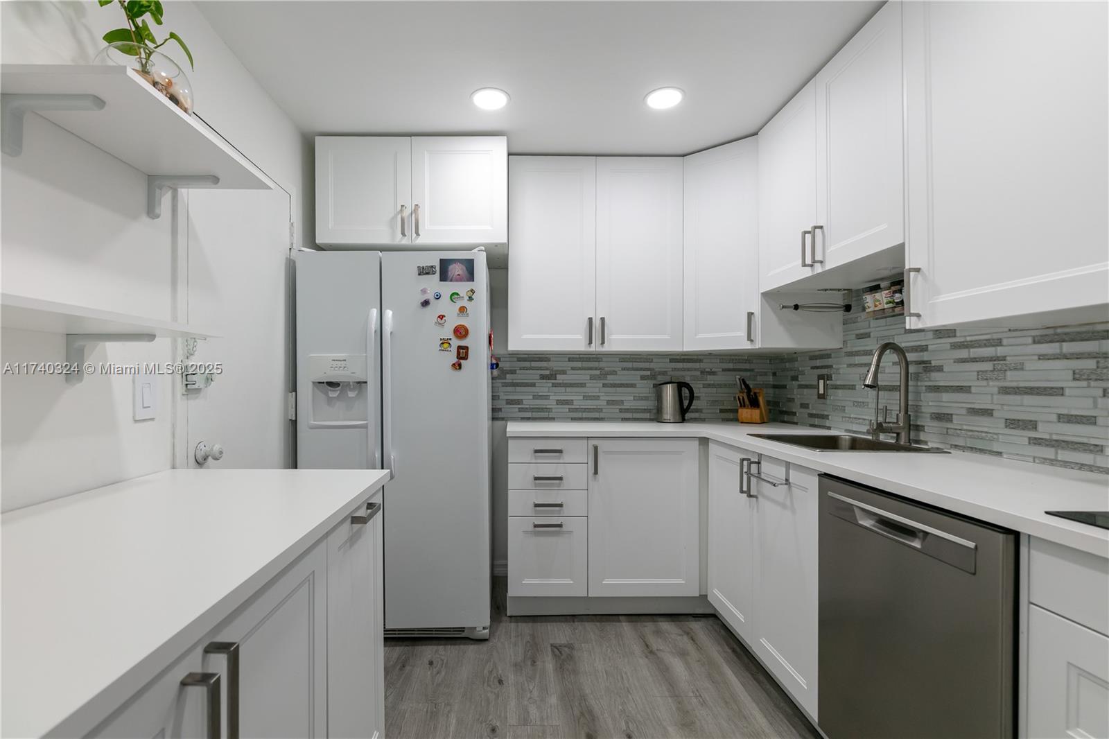 2821 NE 163th St #5J, North Miami Beach, Florida image 9