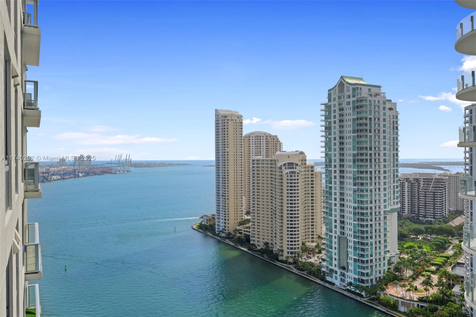 300 S Biscayne Blvd #T-2704, Miami FL 33131