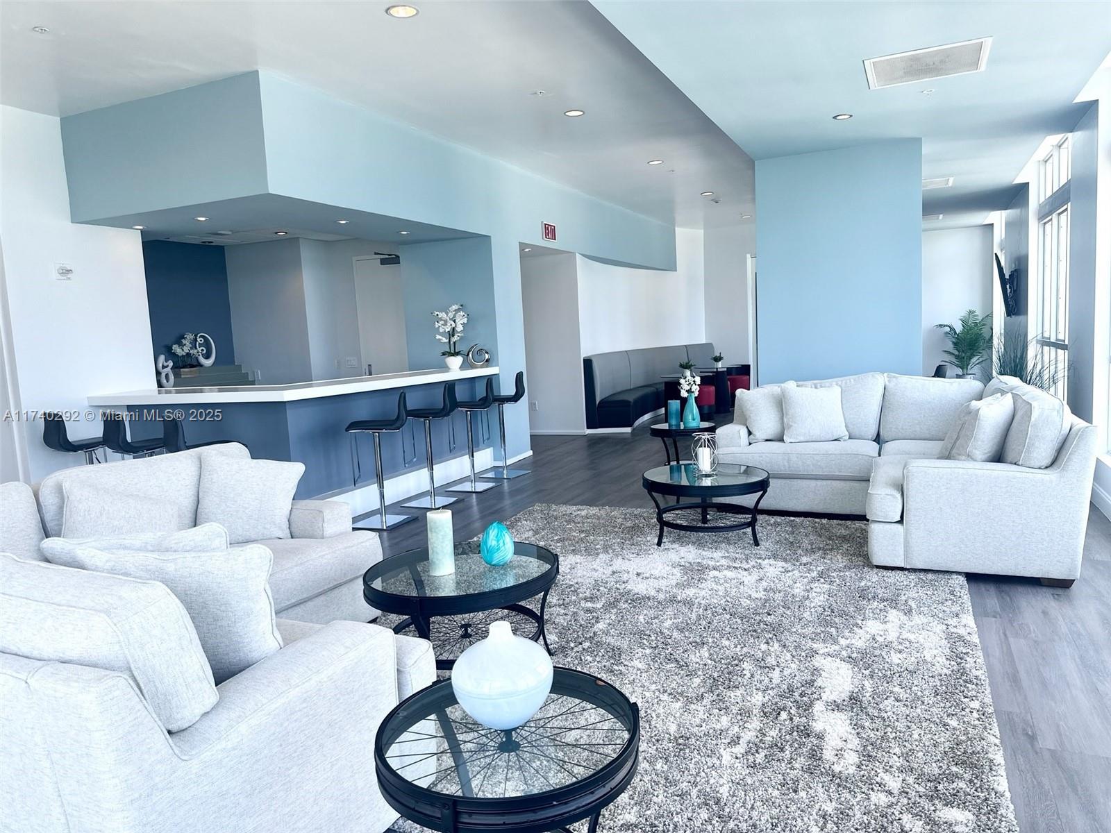 300 S Biscayne Blvd #T-2704, Miami FL 33131