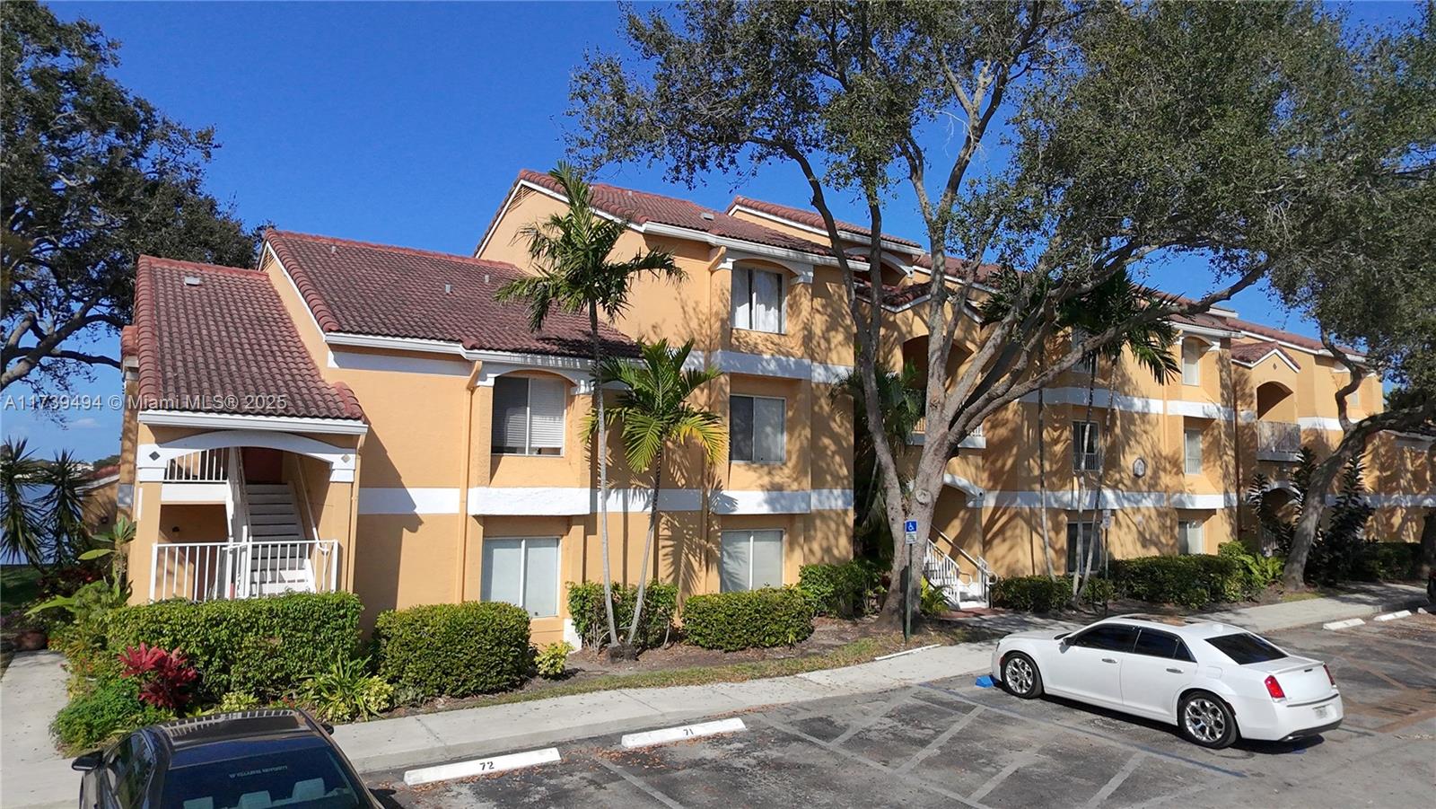 2351 NW 33rd St #509, Oakland Park, Florida image 1