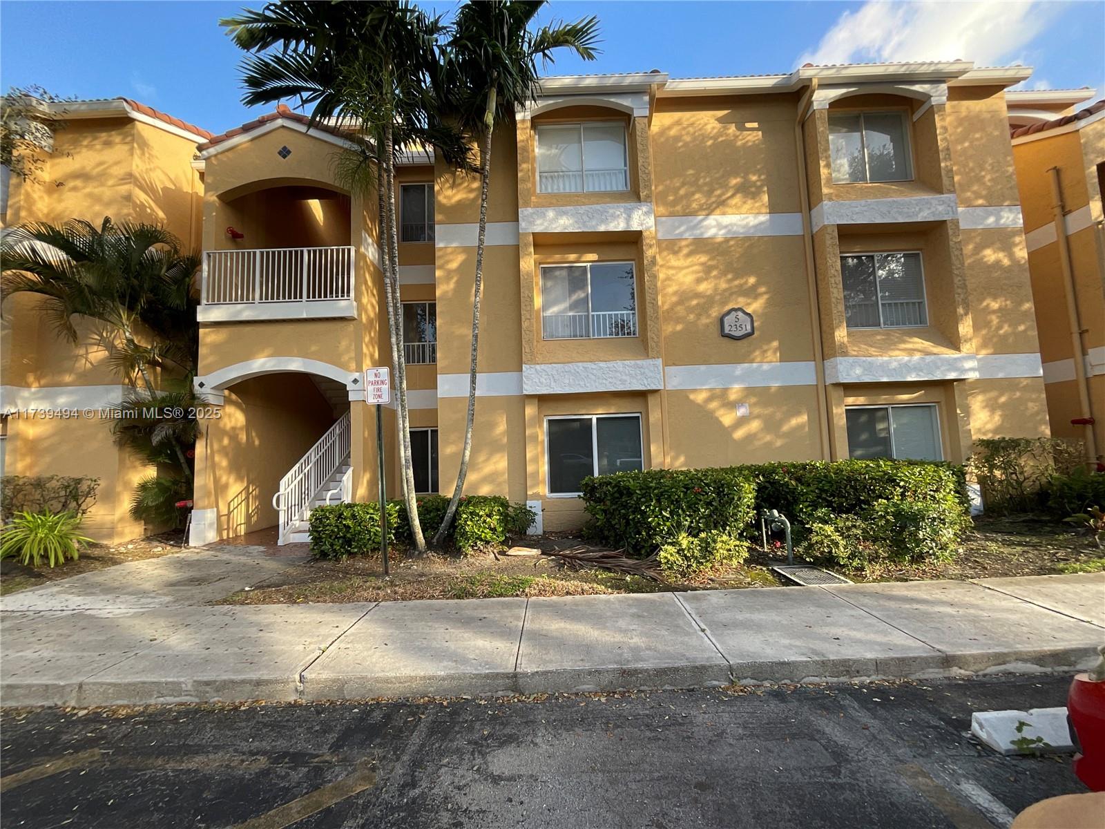 2351 NW 33rd St #509, Oakland Park, Florida image 2