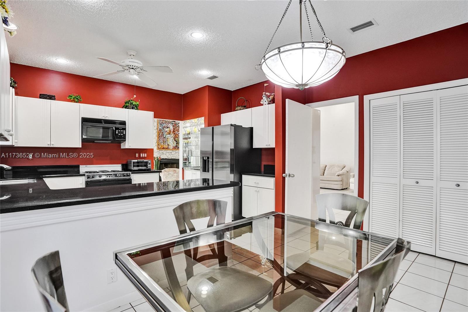 8218 NW 85th Ave, Tamarac, Florida image 30