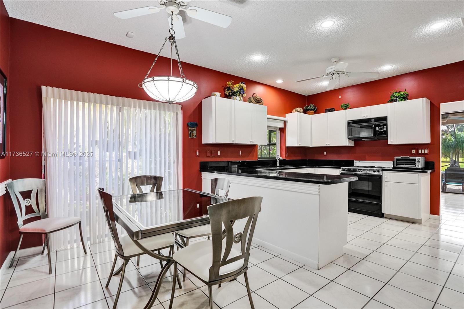8218 NW 85th Ave, Tamarac, Florida image 35