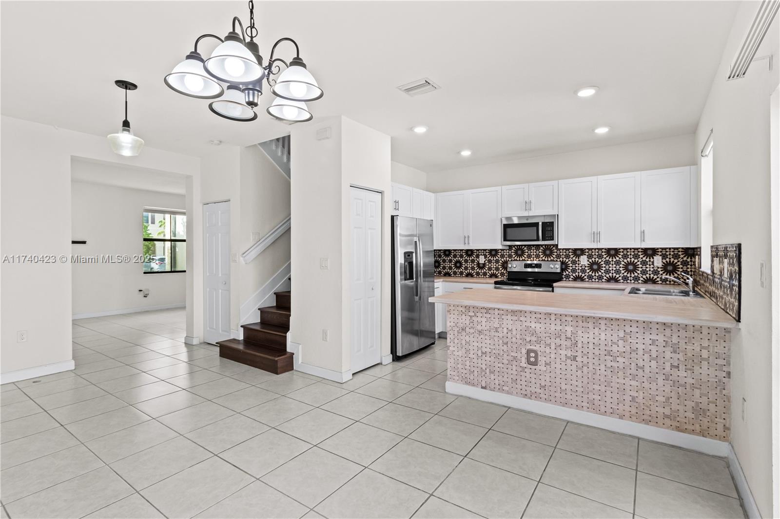 10611 W 33rd Ct #10611, Hialeah, Florida image 13