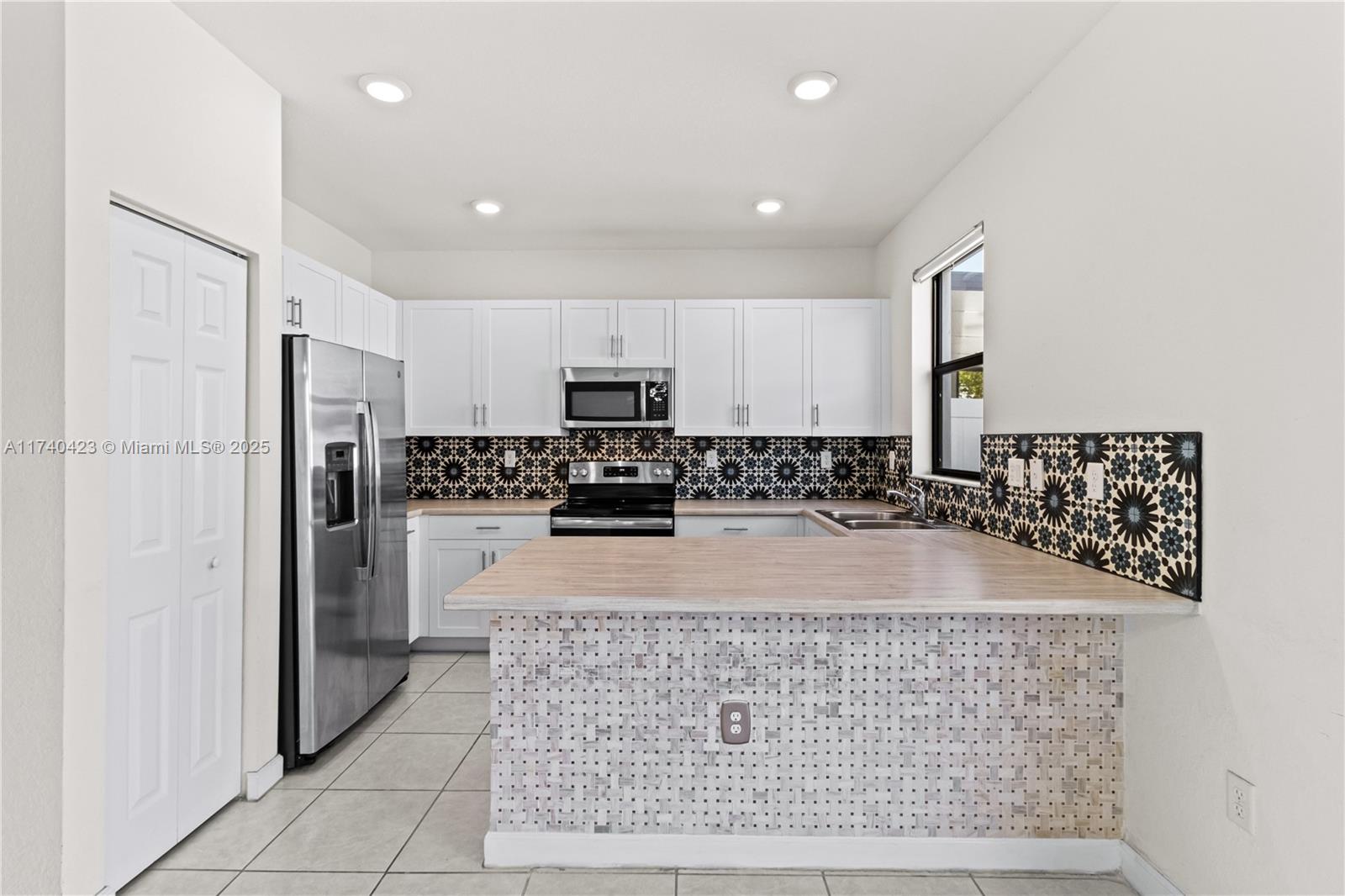 10611 W 33rd Ct #10611, Hialeah, Florida image 14