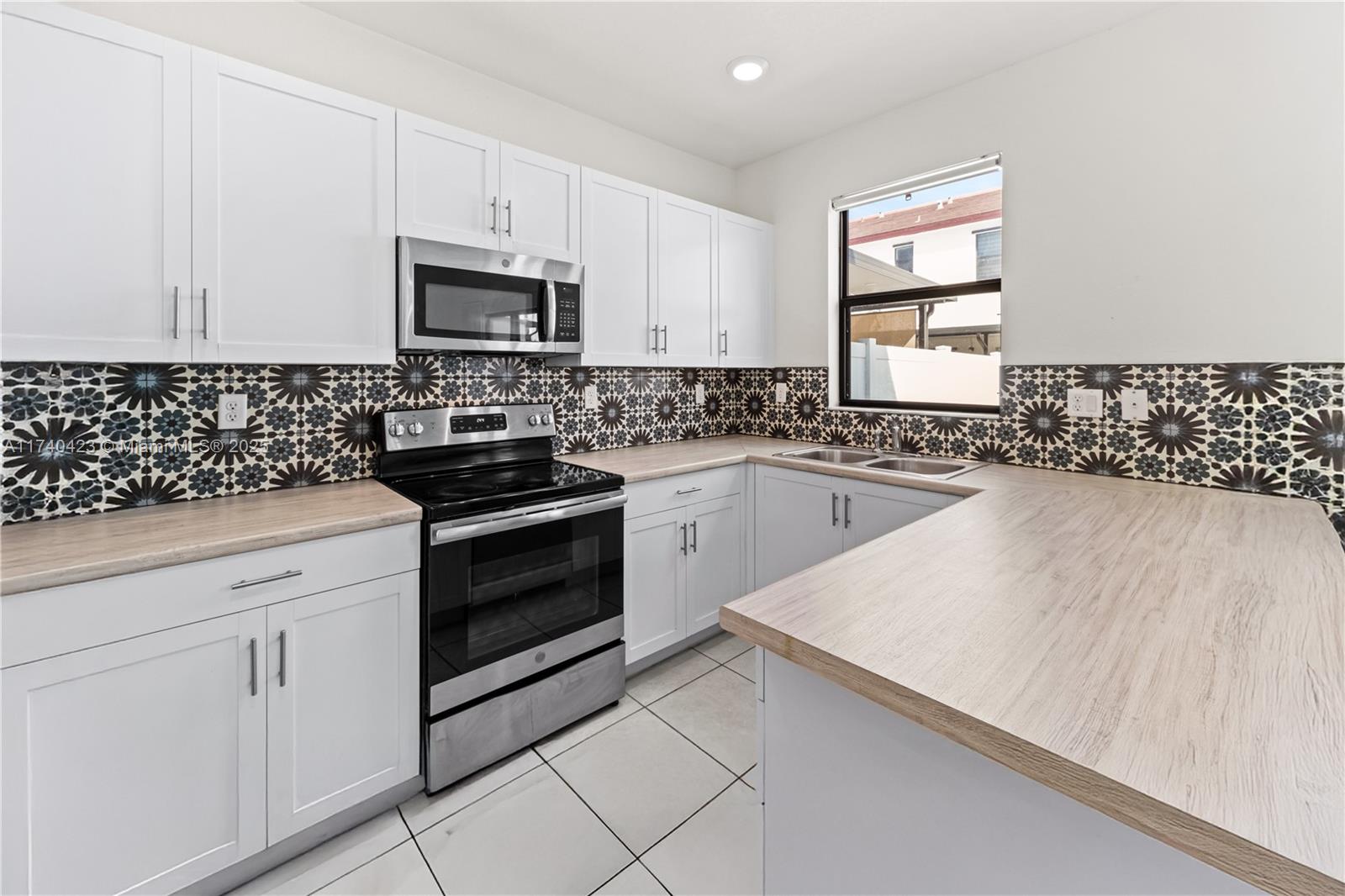10611 W 33rd Ct #10611, Hialeah, Florida image 15