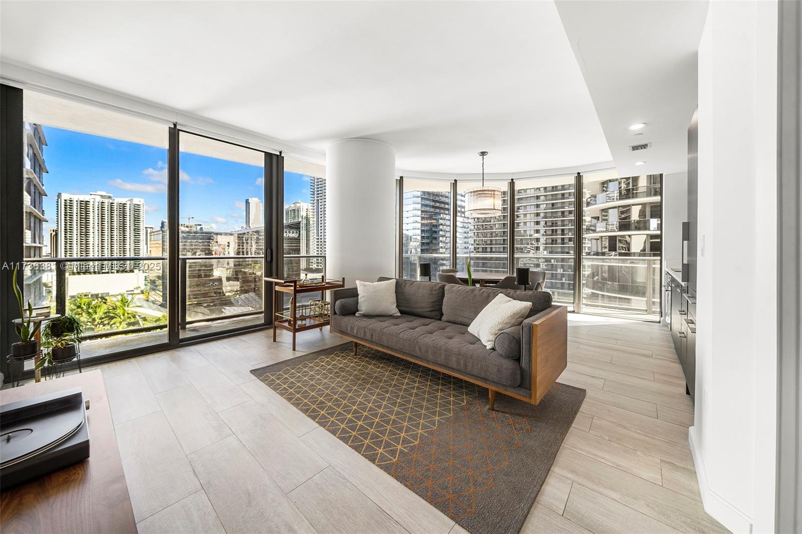 Condo for Sale in Miami, FL