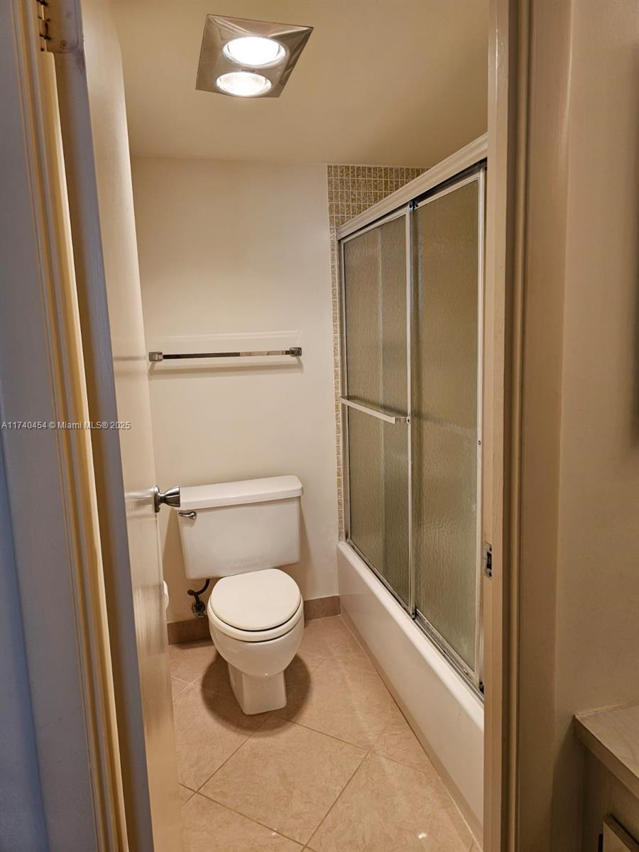 Listing Photo 12