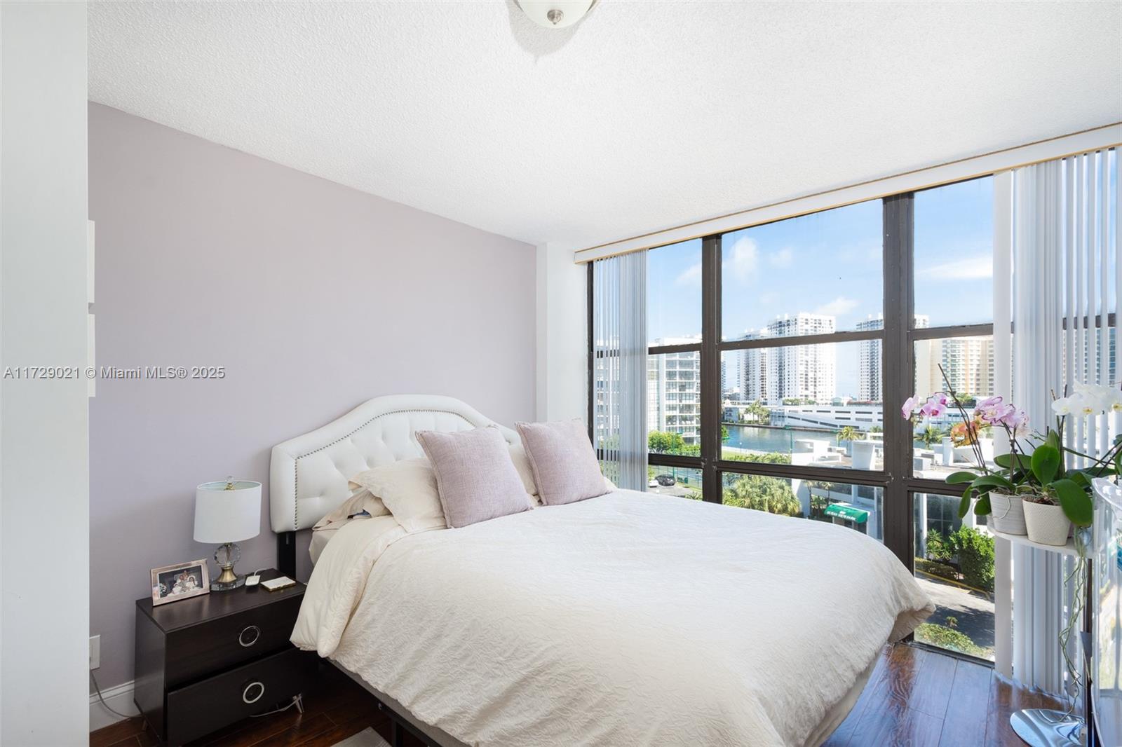 Listing Photo 11