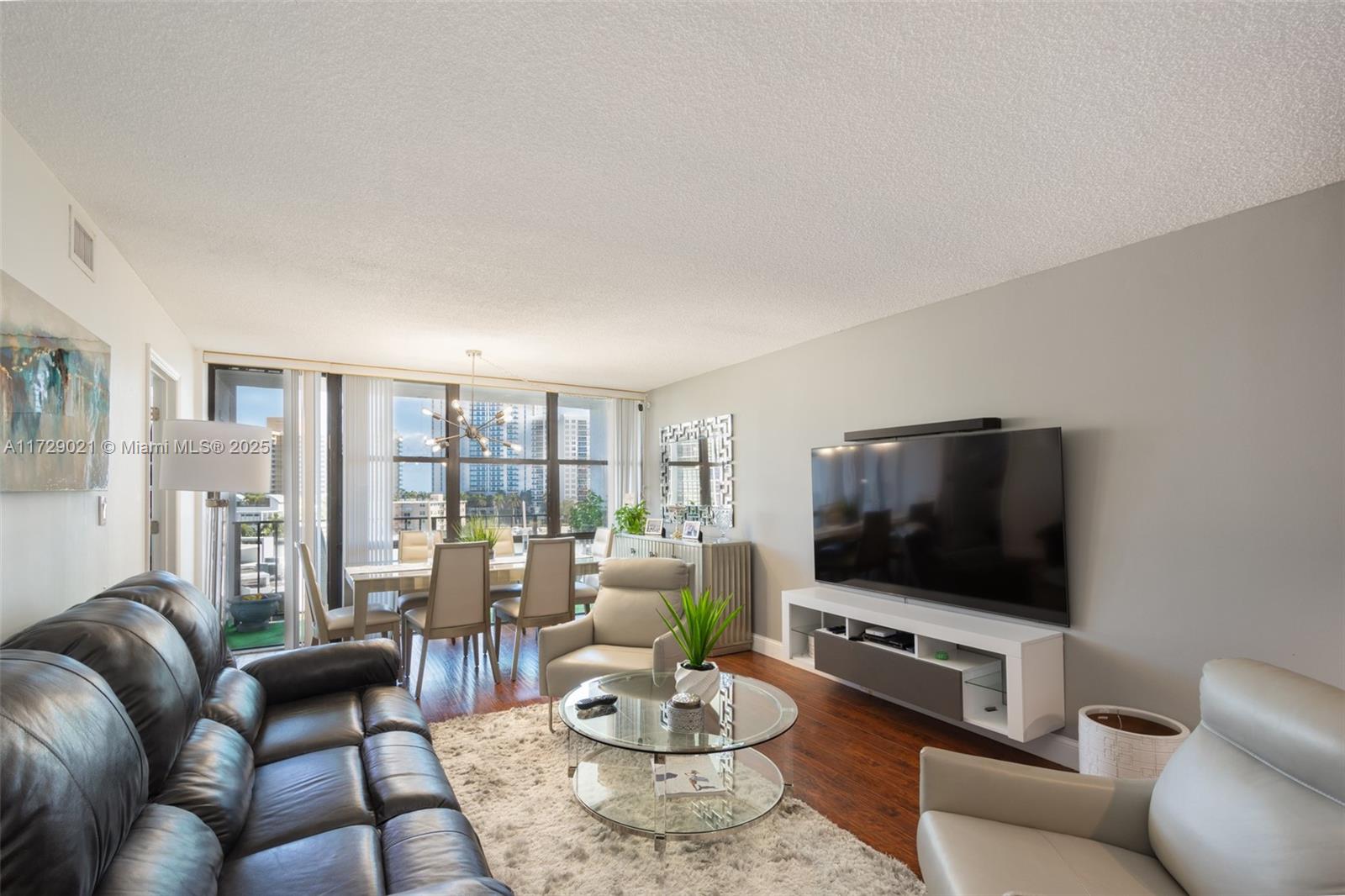 800 Parkview Dr #608, Hallandale Beach, Florida image 4