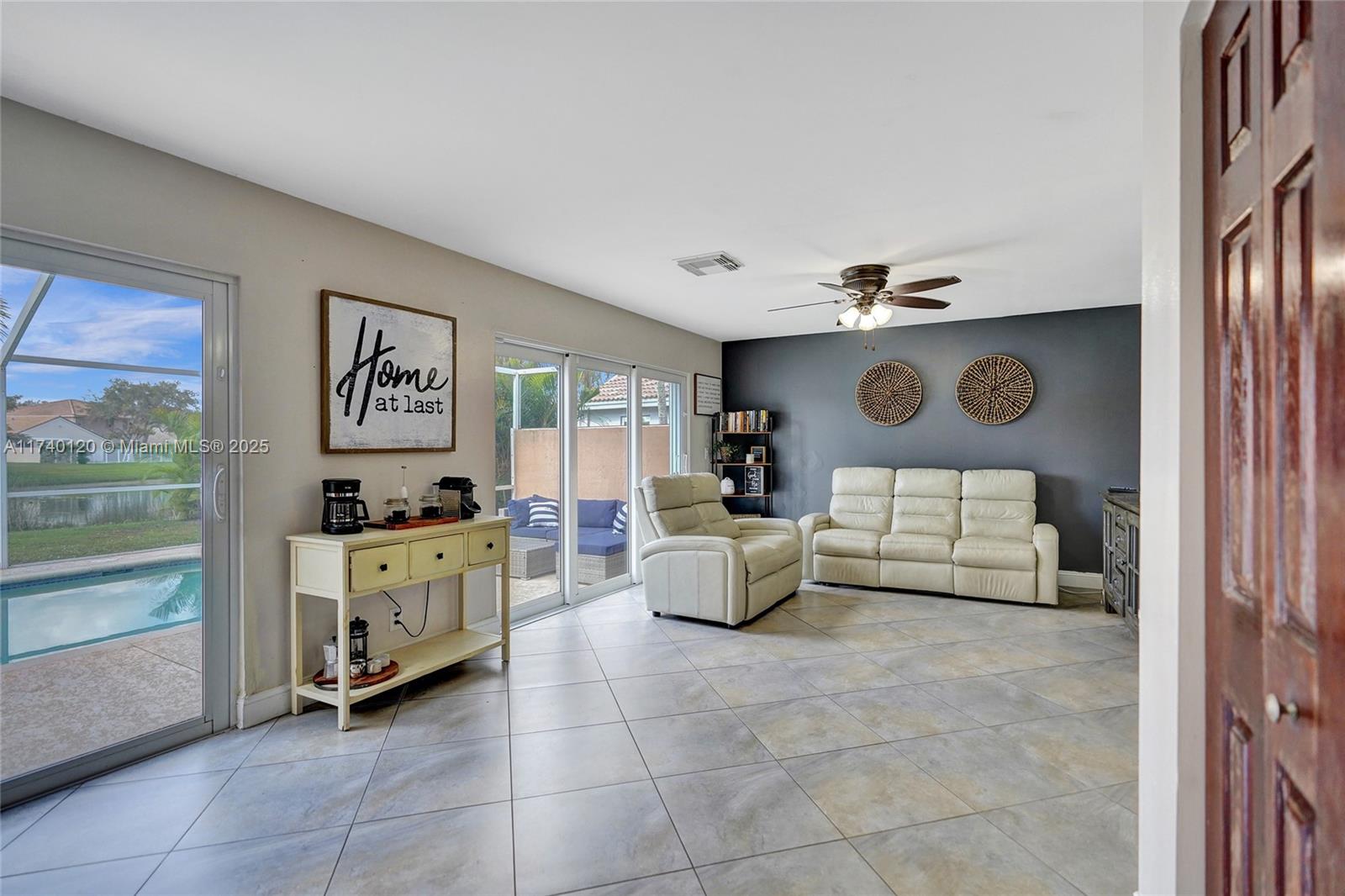 6233 Willoughby Cir, Lake Worth, Florida image 15