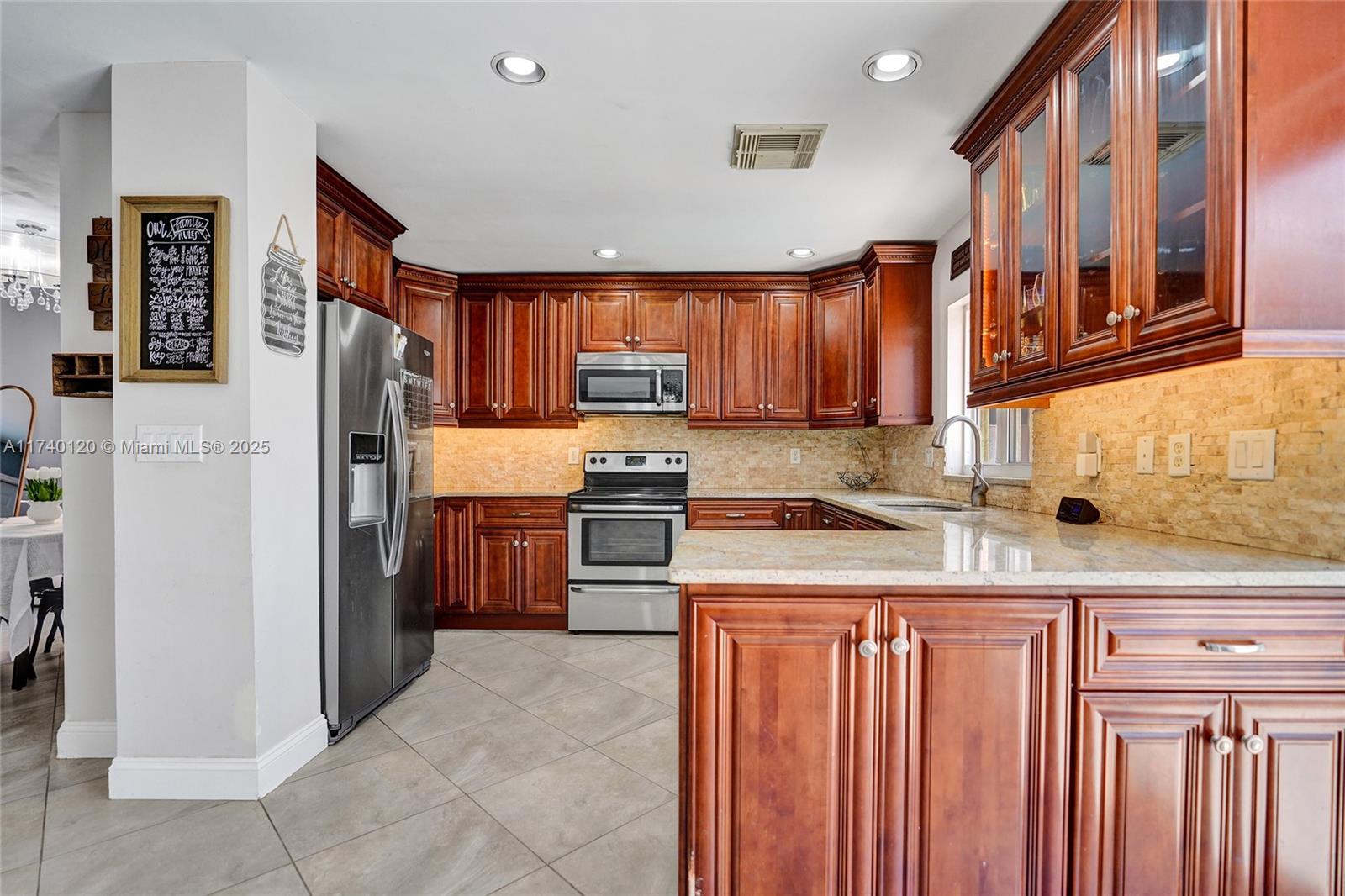 6233 Willoughby Cir, Lake Worth, Florida image 8