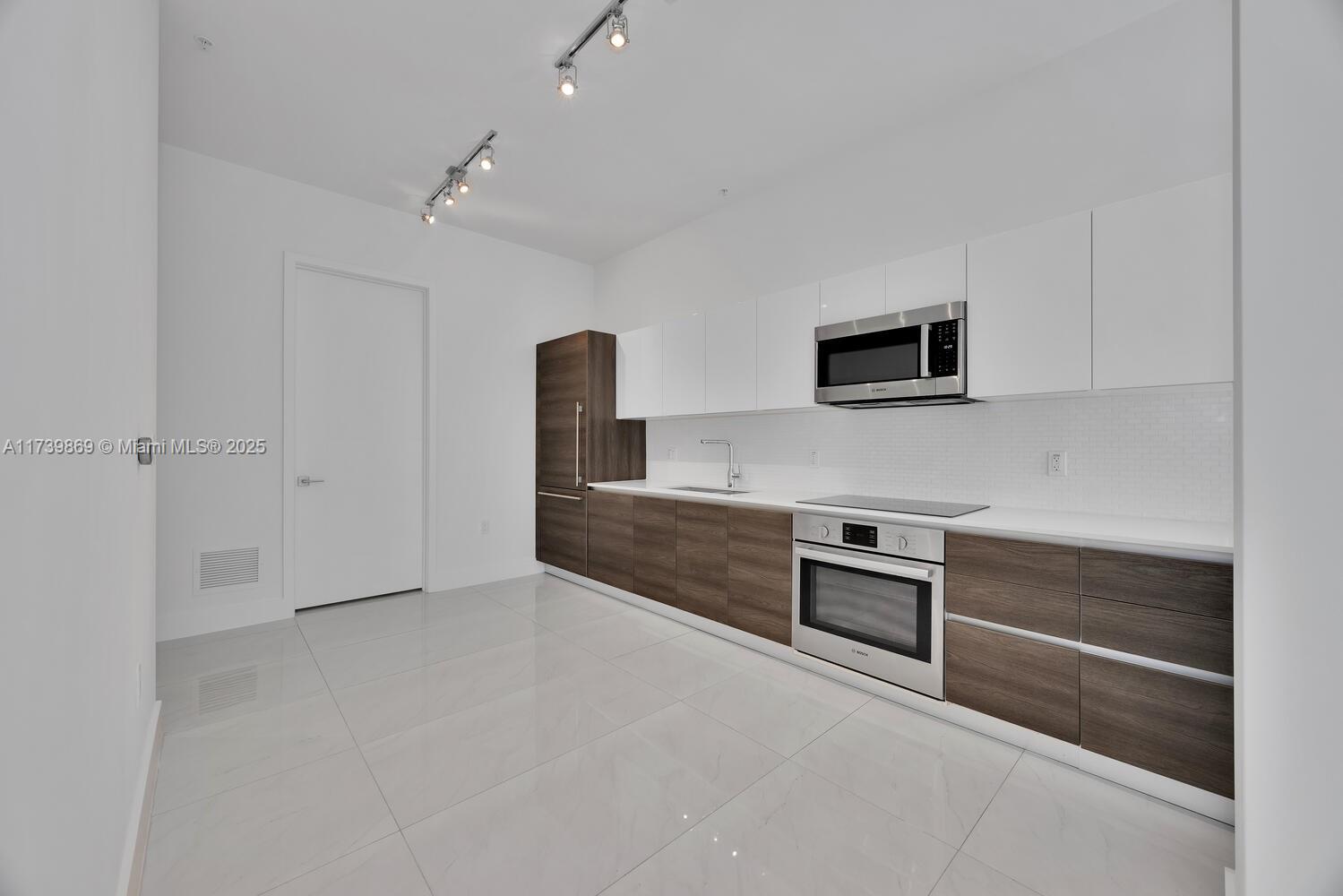 301 Altara Ave #201, Coral Gables, Florida image 6