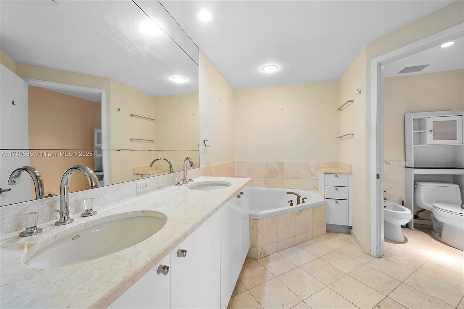 901 Brickell Key Blvd #2808, Miami FL 33131