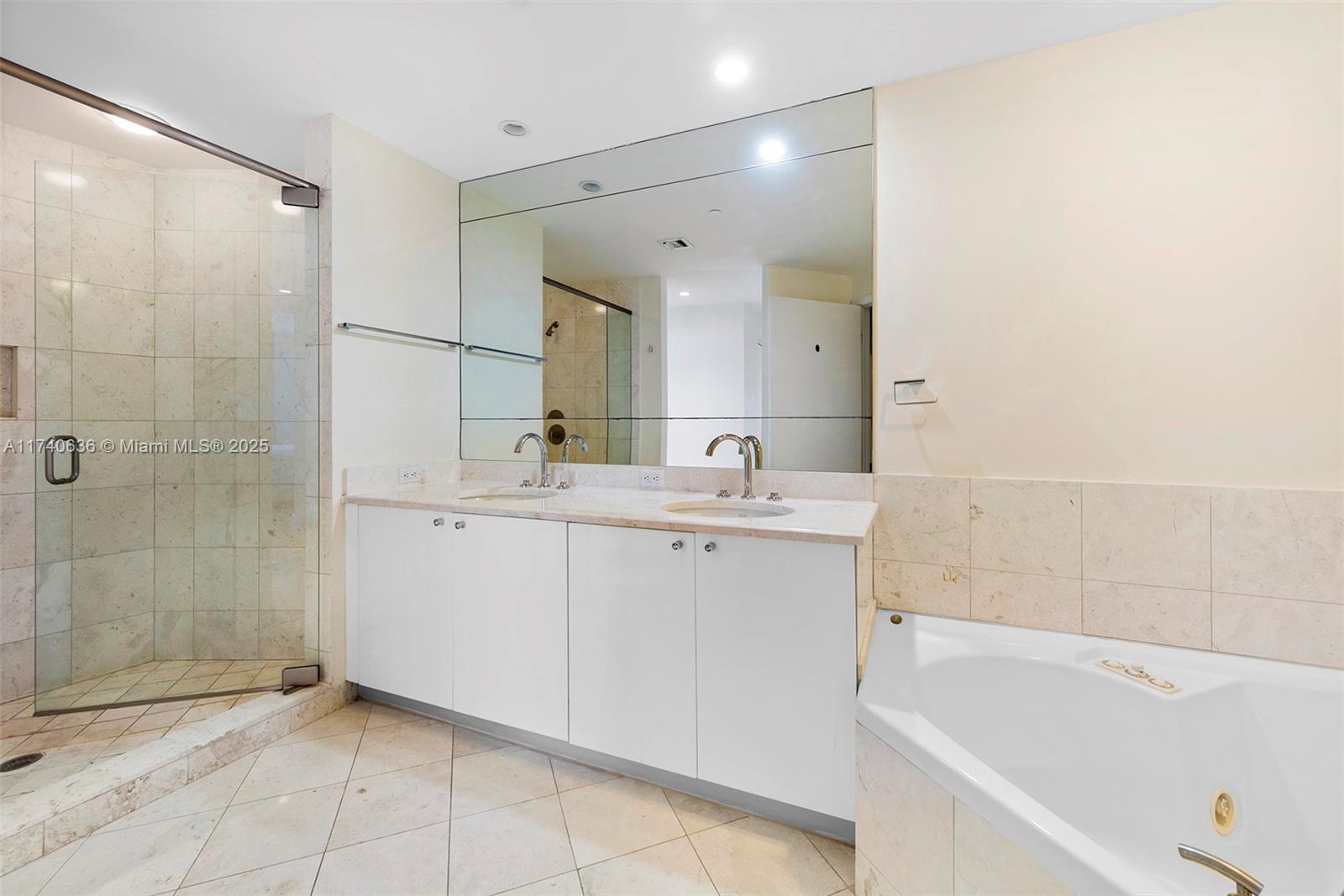 901 Brickell Key Blvd #2808, Miami FL 33131