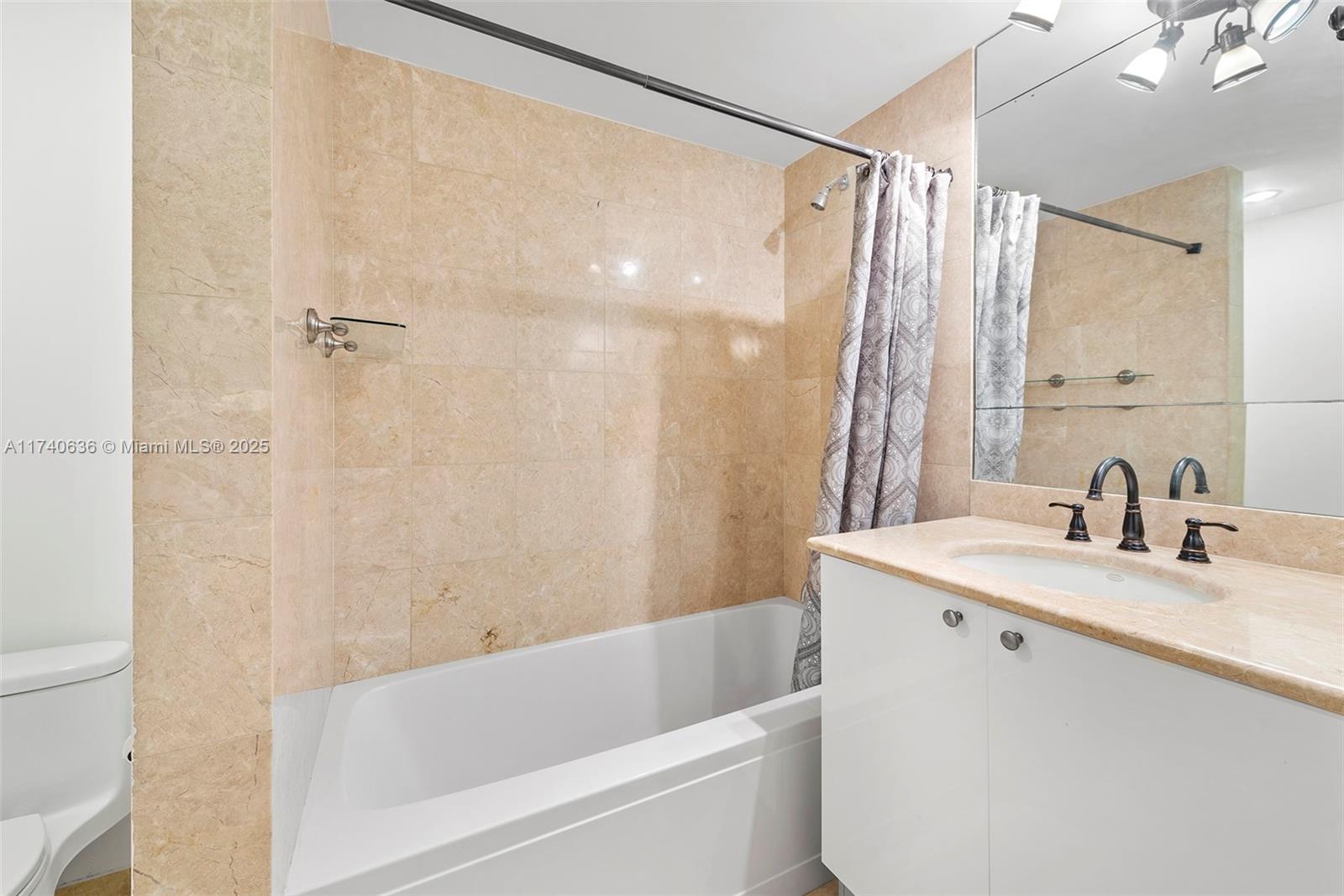901 Brickell Key Blvd #2808, Miami FL 33131