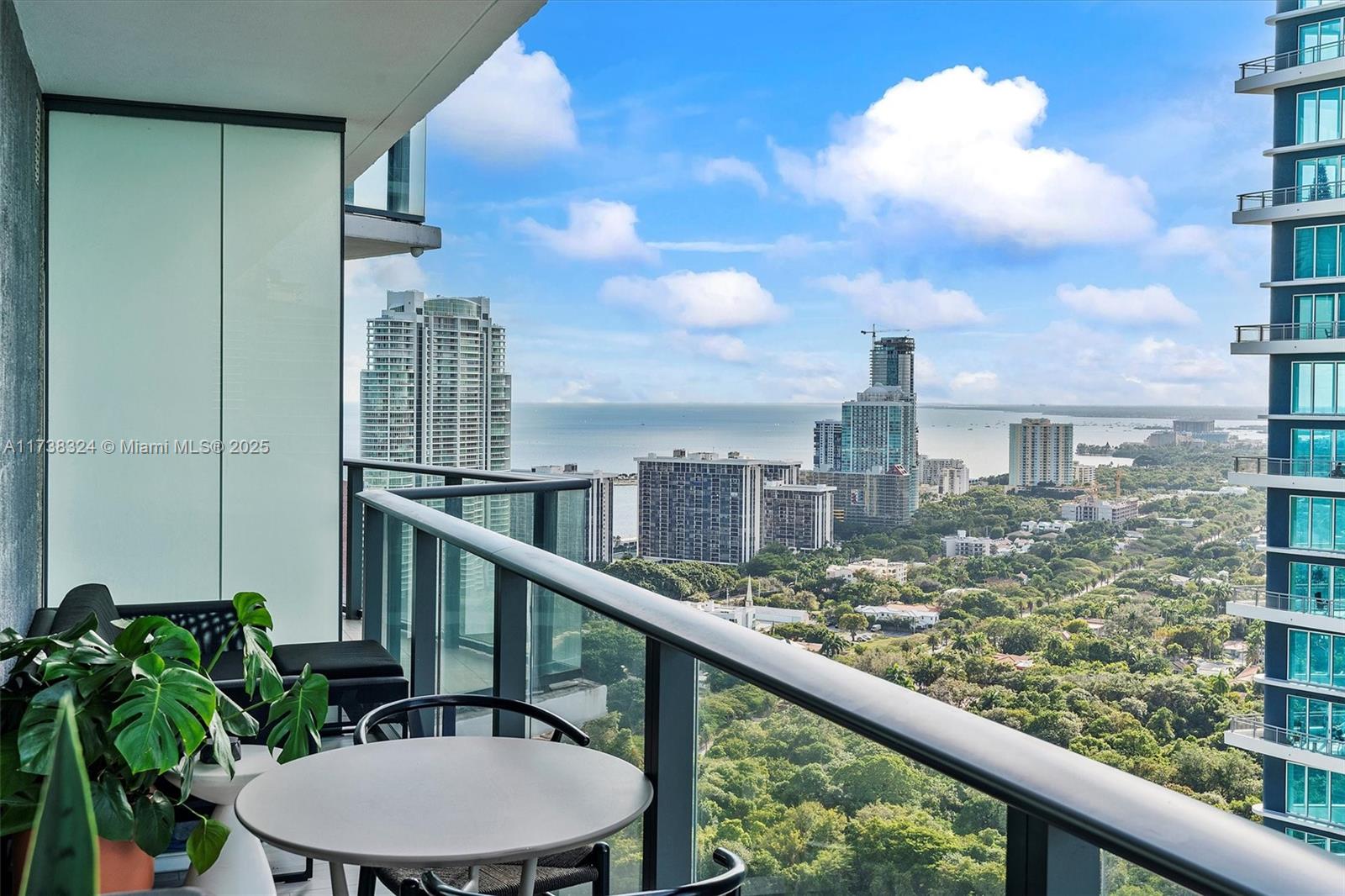 Condo for Sale in Miami, FL