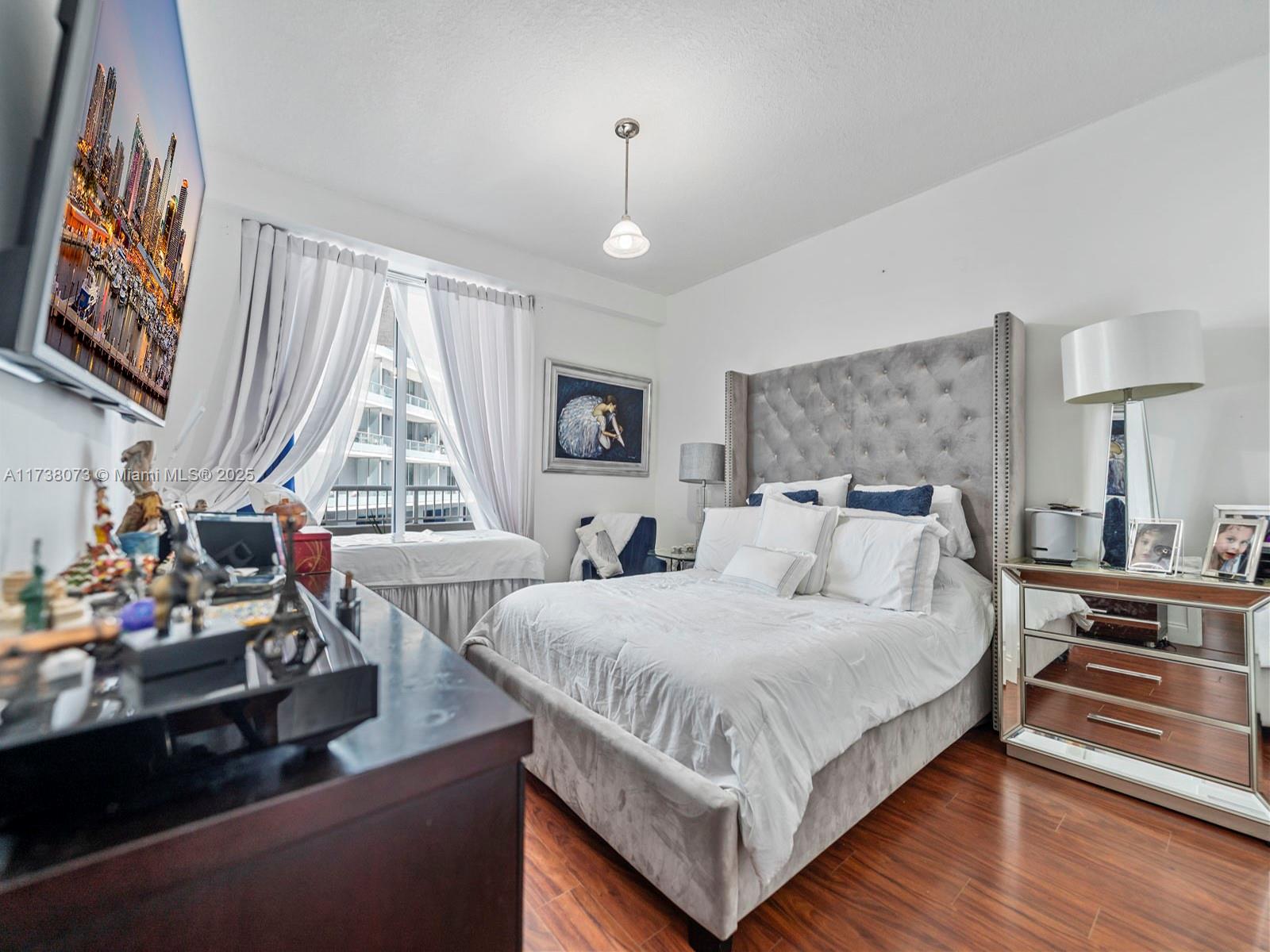 Listing Photo 11