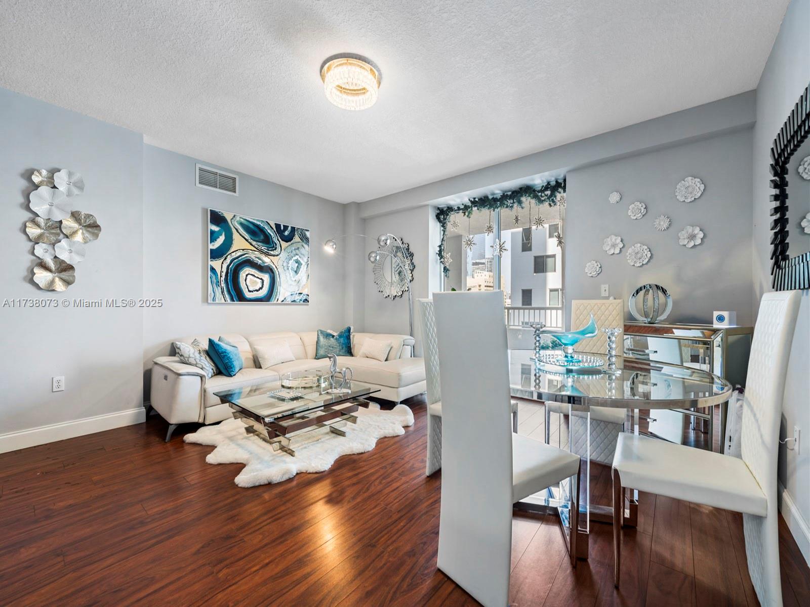 Listing Photo 8