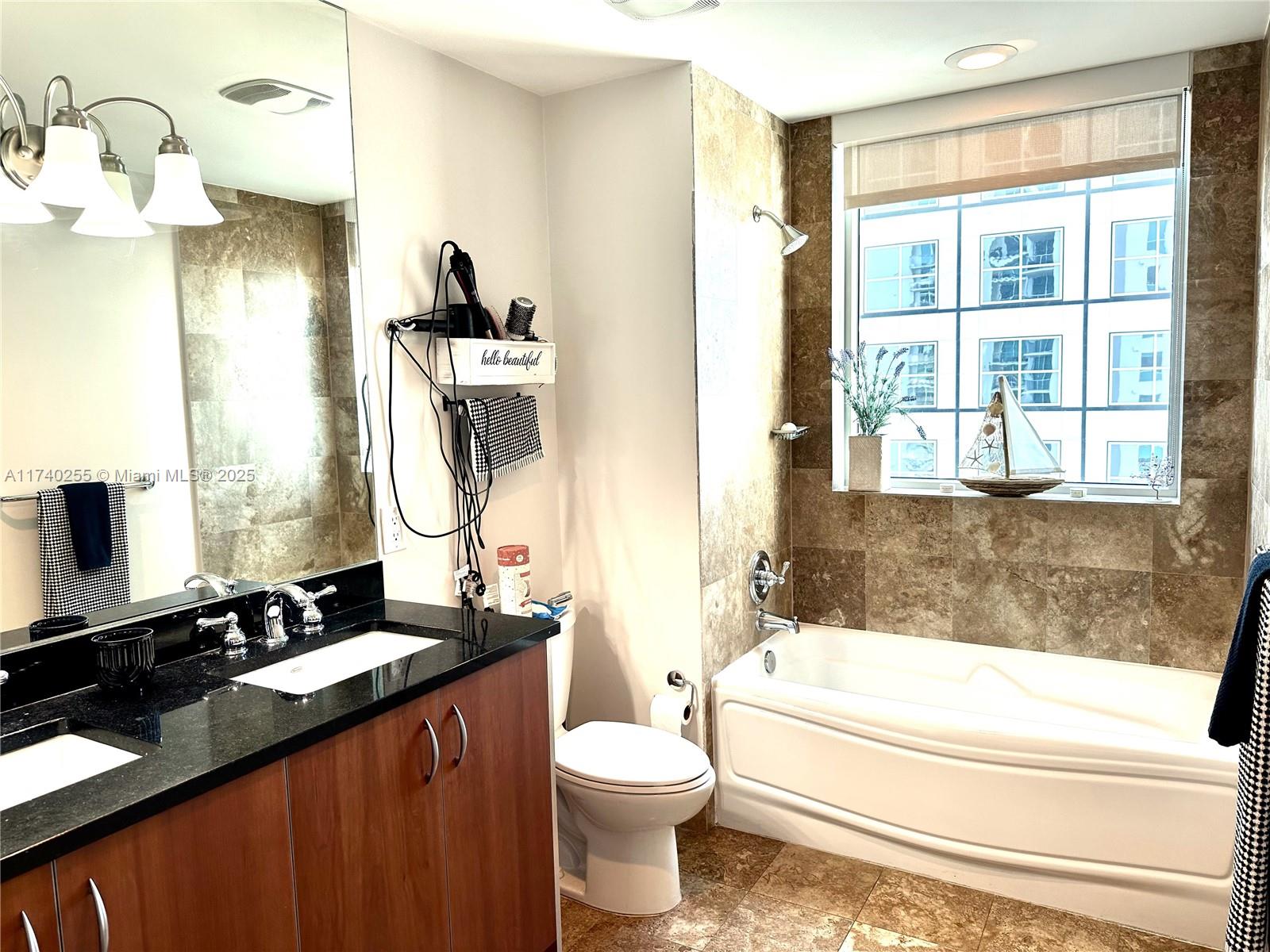 300 S Biscayne Blvd #2016, Miami FL 33131