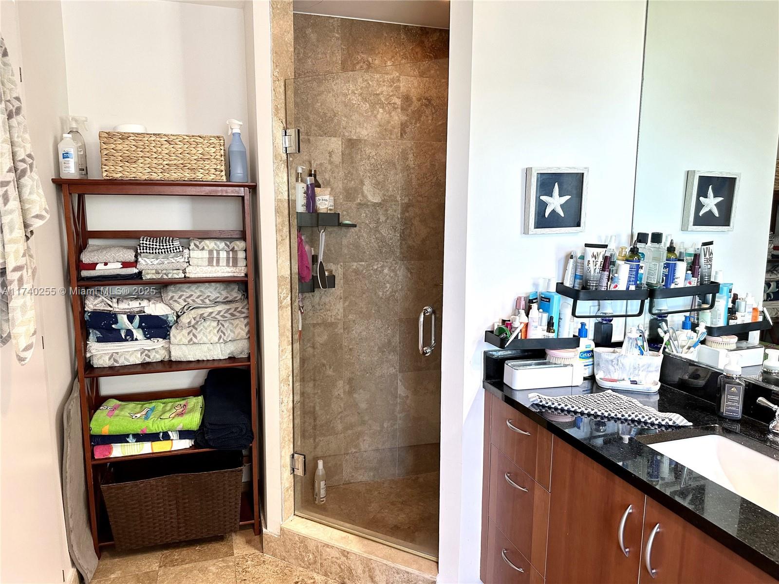 300 S Biscayne Blvd #2016, Miami FL 33131