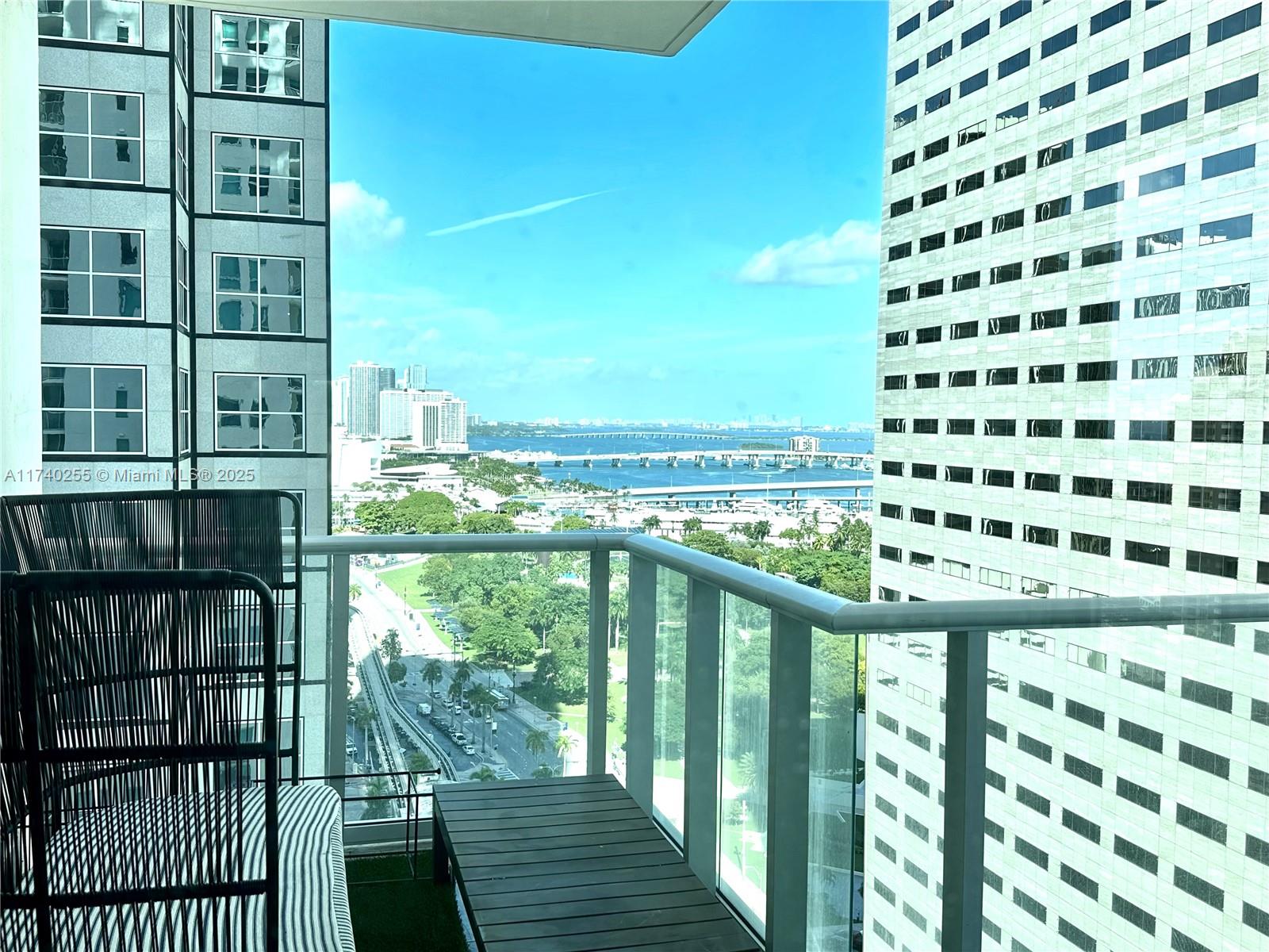 300 S Biscayne Blvd #2016, Miami FL 33131
