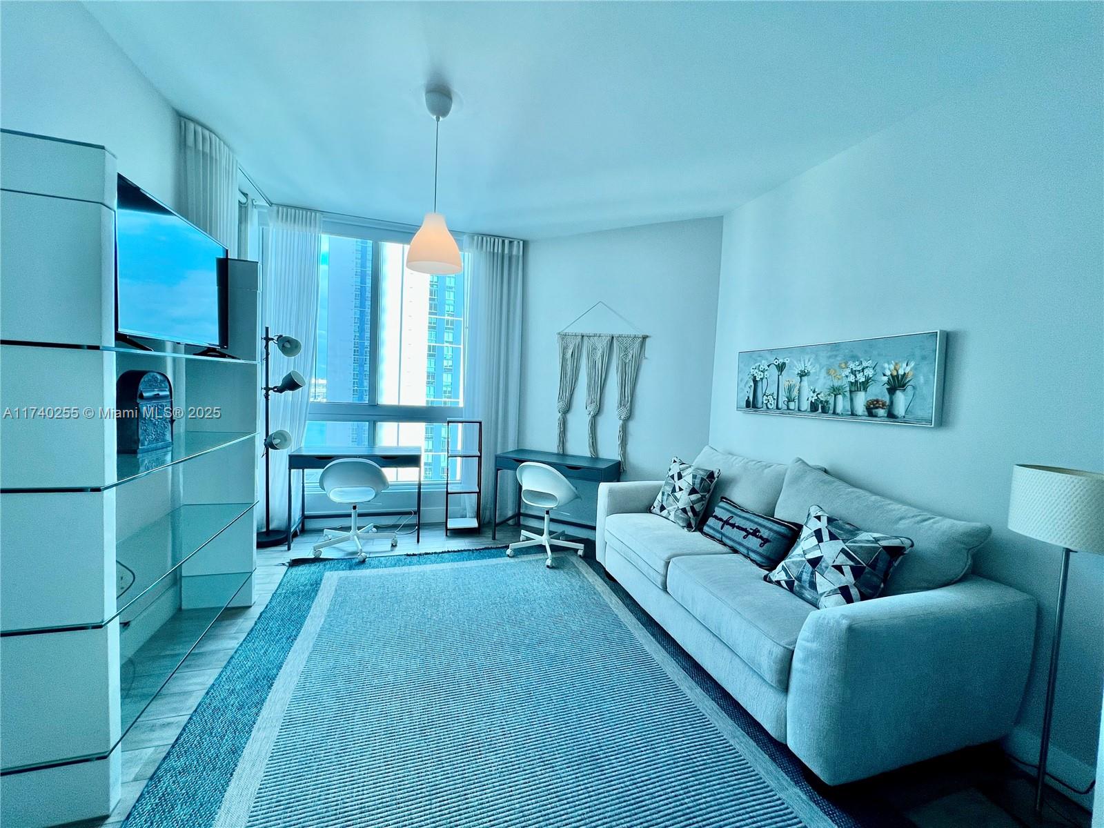 300 S Biscayne Blvd #2016, Miami FL 33131
