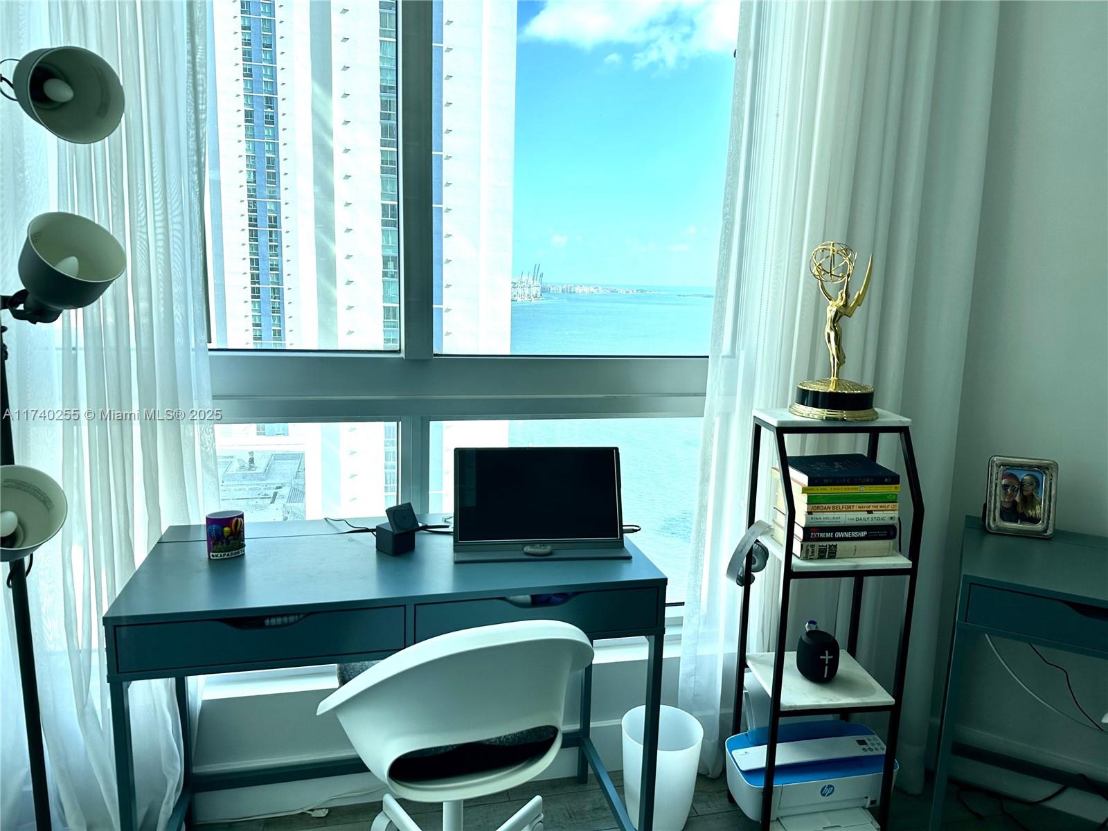300 S Biscayne Blvd #2016, Miami FL 33131