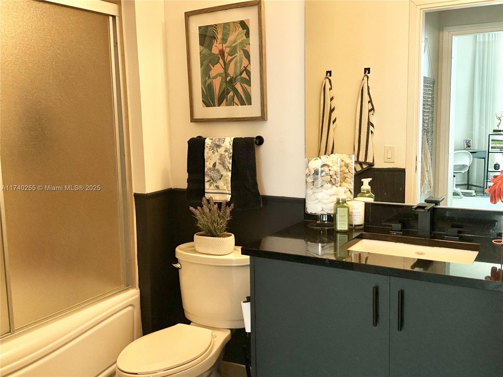 300 S Biscayne Blvd #2016, Miami FL 33131