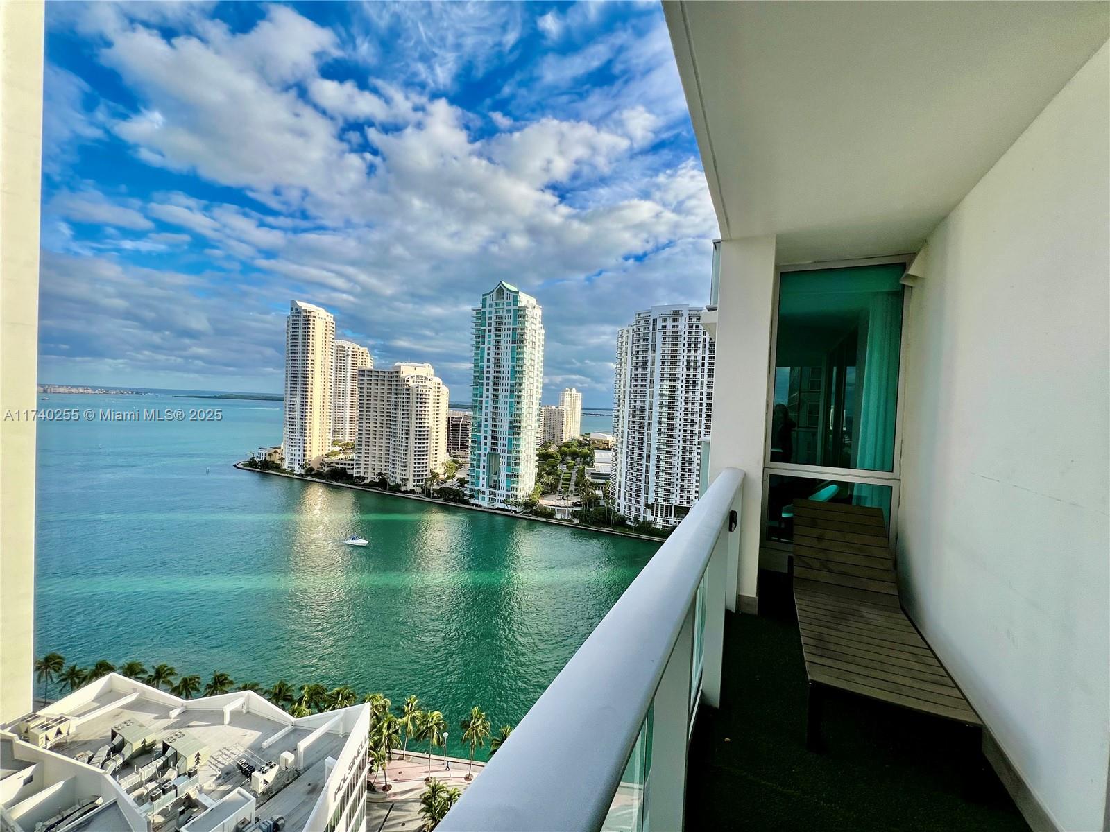 300 S Biscayne Blvd #2016, Miami FL 33131