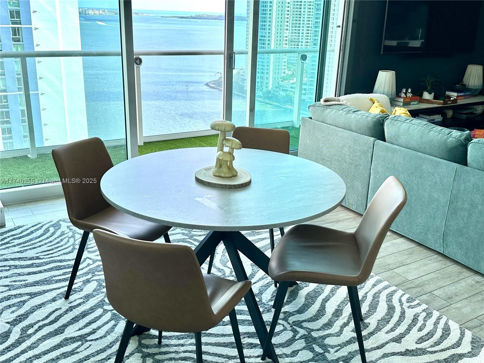 300 S Biscayne Blvd #2016, Miami FL 33131