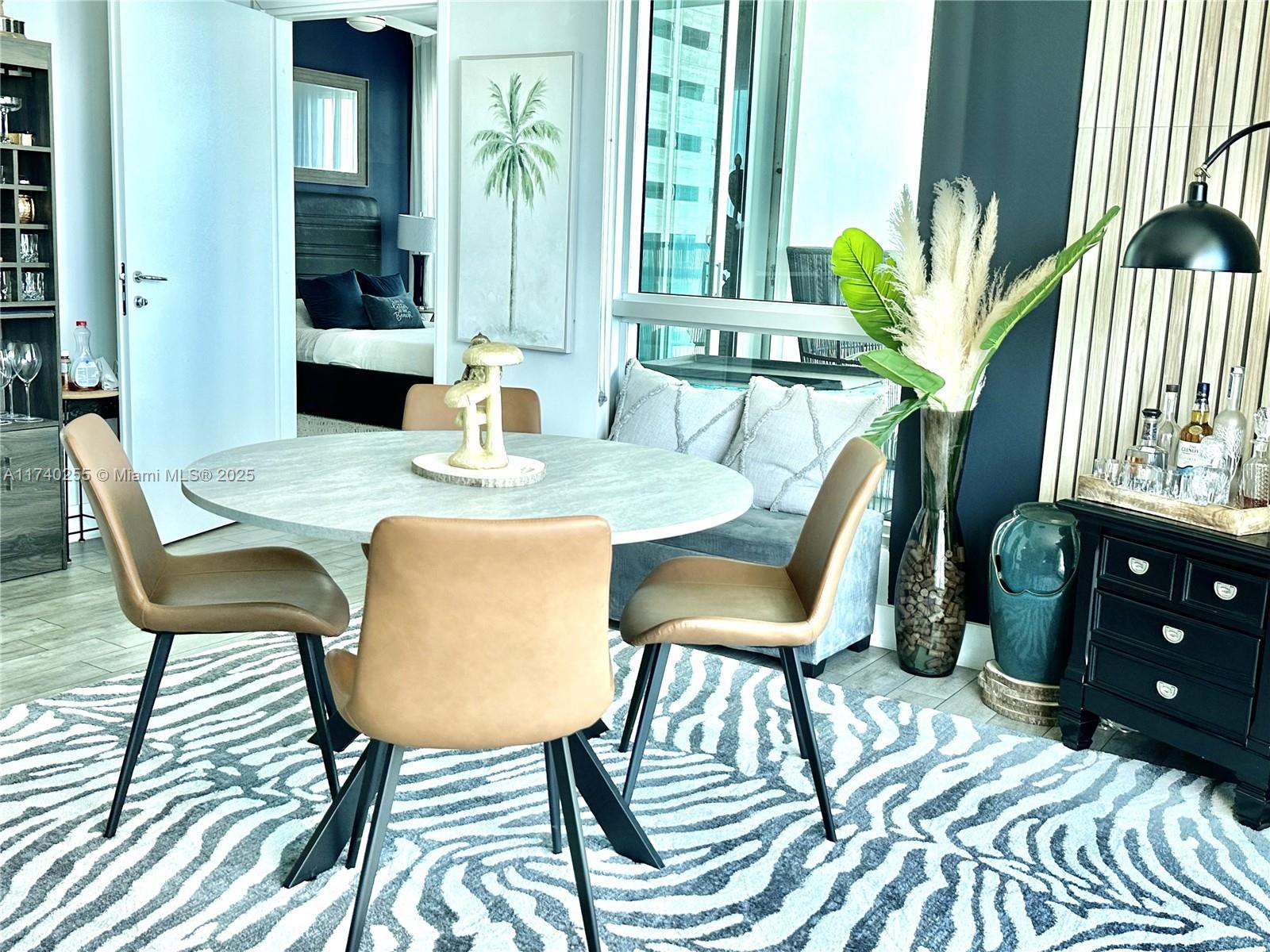 300 S Biscayne Blvd #2016, Miami FL 33131